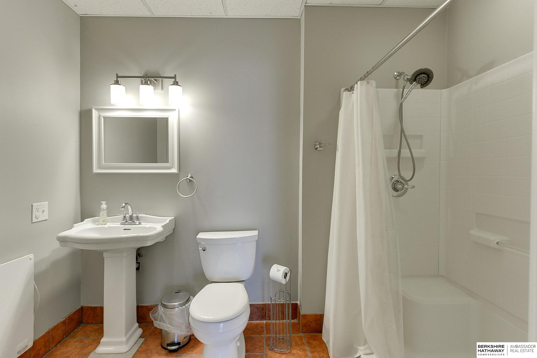 Omaha, Nebraska 68136, United States, 4 Bedrooms Bedrooms, ,3 BathroomsBathrooms,Residential,Active,98415