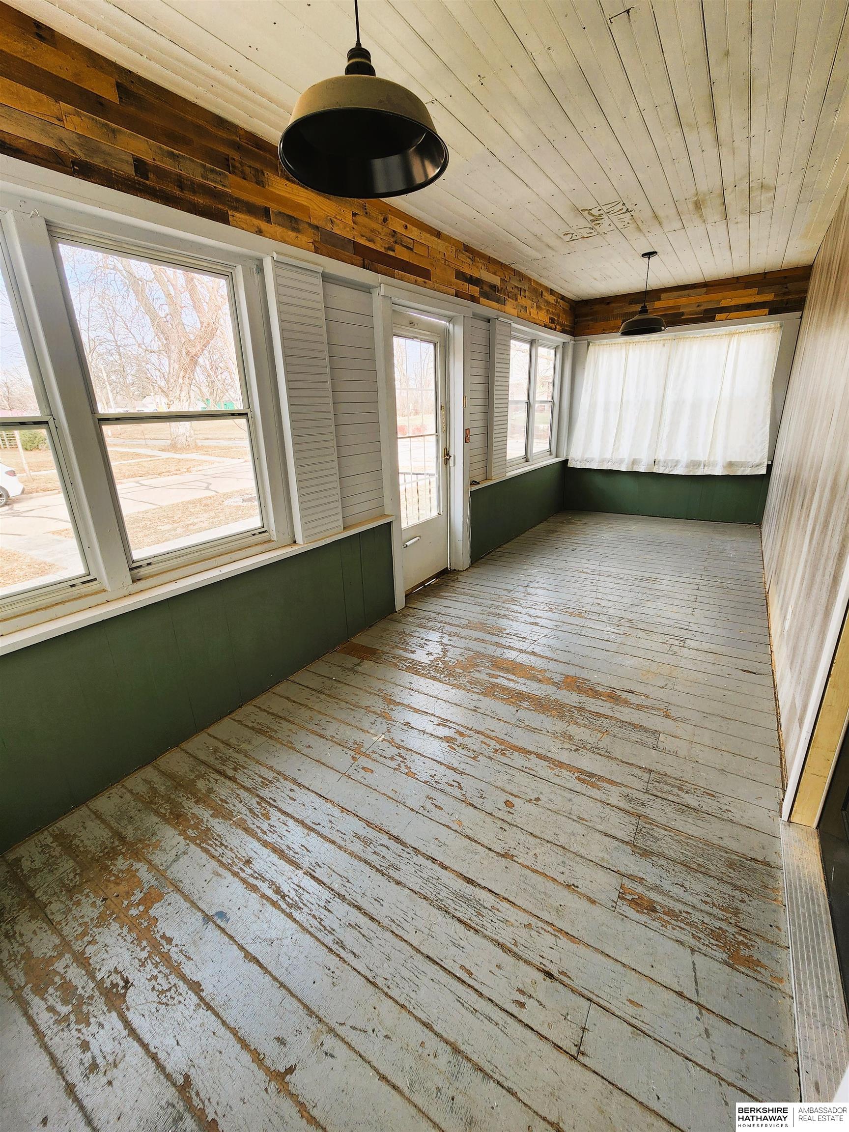 Lyons, Nebraska 68038, United States, 4 Bedrooms Bedrooms, ,2 BathroomsBathrooms,Residential,Active,92839