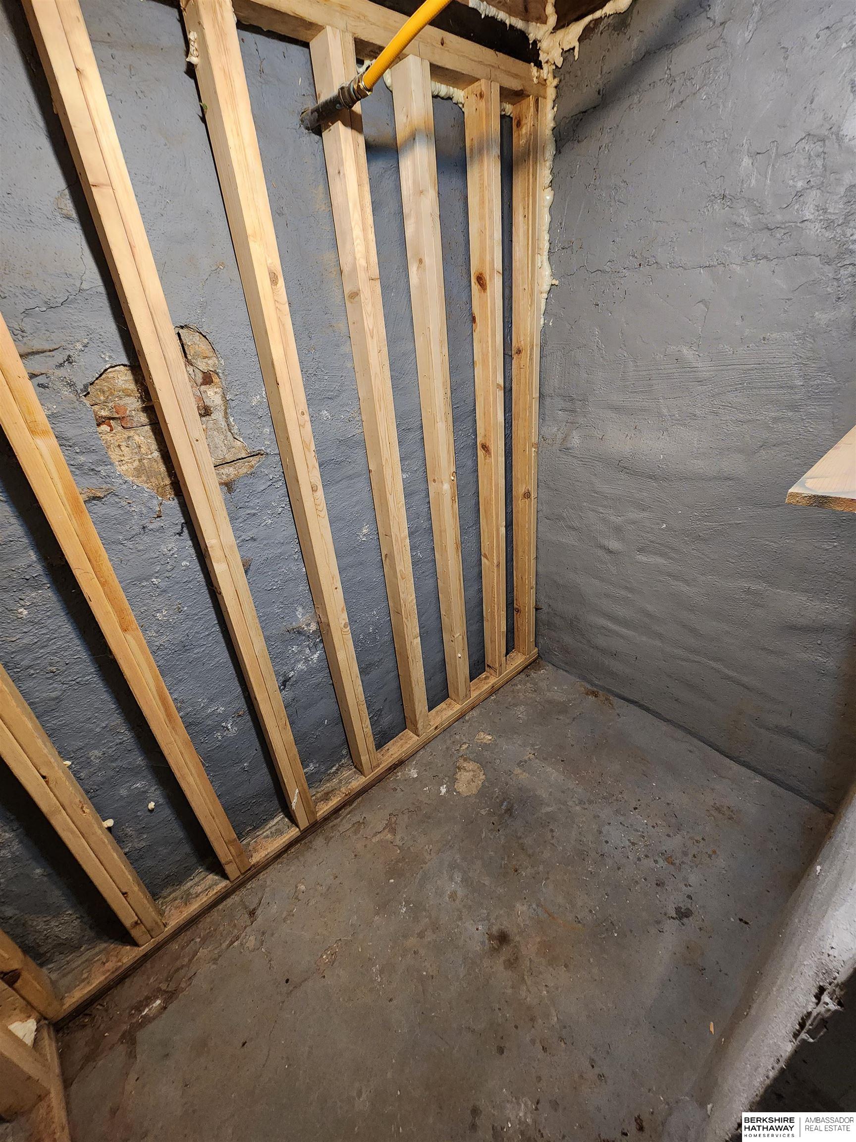 Lyons, Nebraska 68038, United States, 4 Bedrooms Bedrooms, ,2 BathroomsBathrooms,Residential,Active,92839