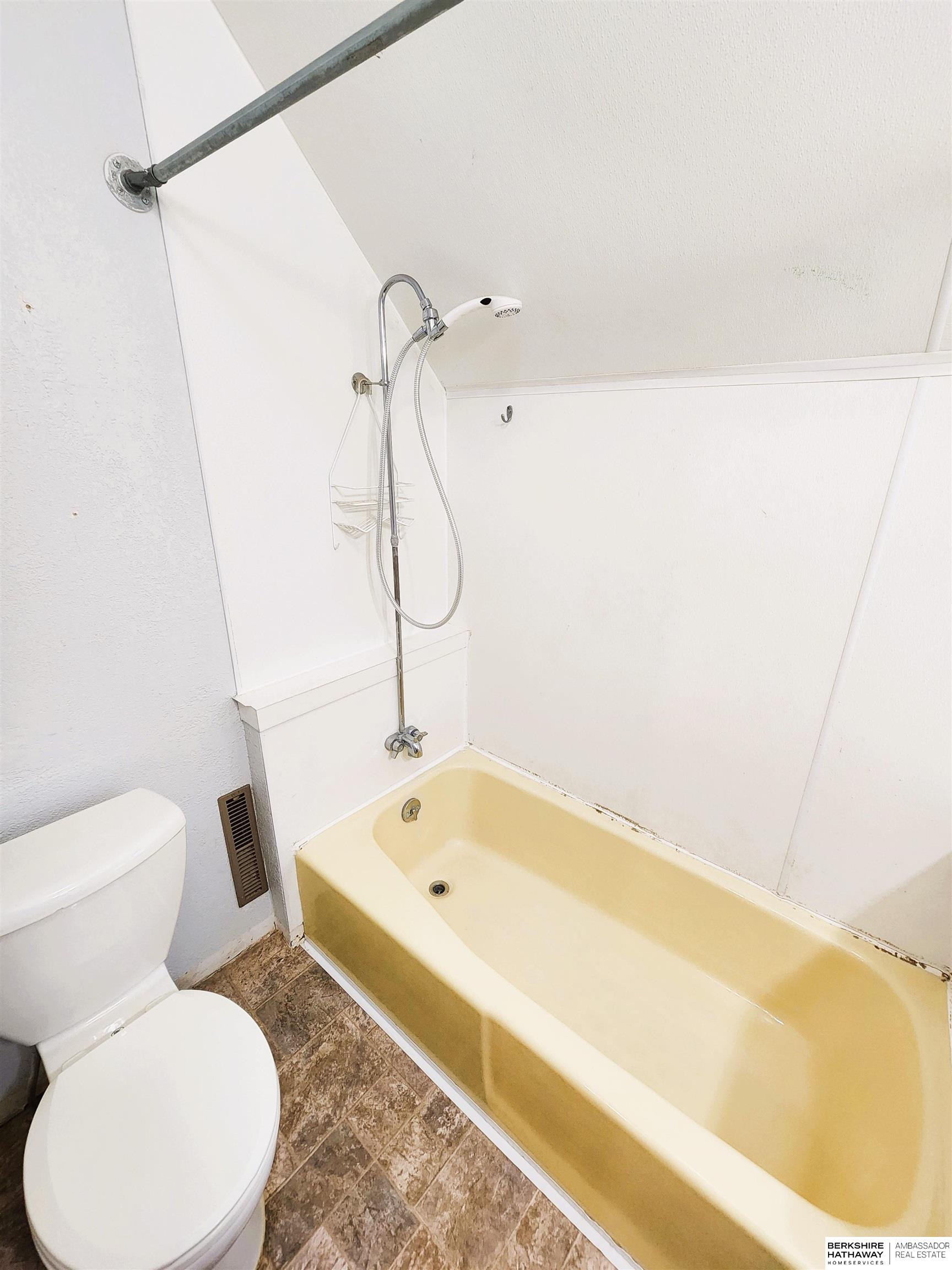 Lyons, Nebraska 68038, United States, 4 Bedrooms Bedrooms, ,2 BathroomsBathrooms,Residential,Active,92839