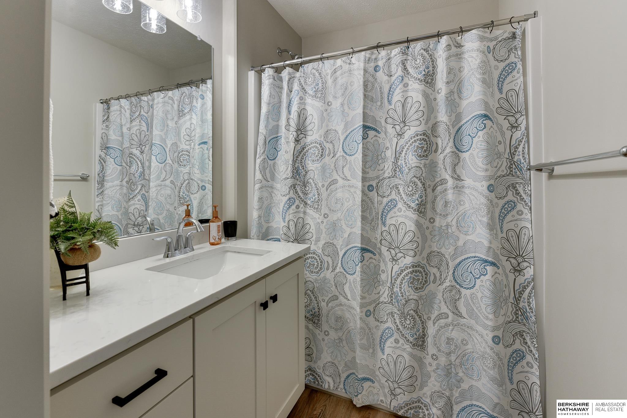 Bellevue, Nebraska 68133, United States, 3 Bedrooms Bedrooms, ,2 BathroomsBathrooms,Residential,Active,64837