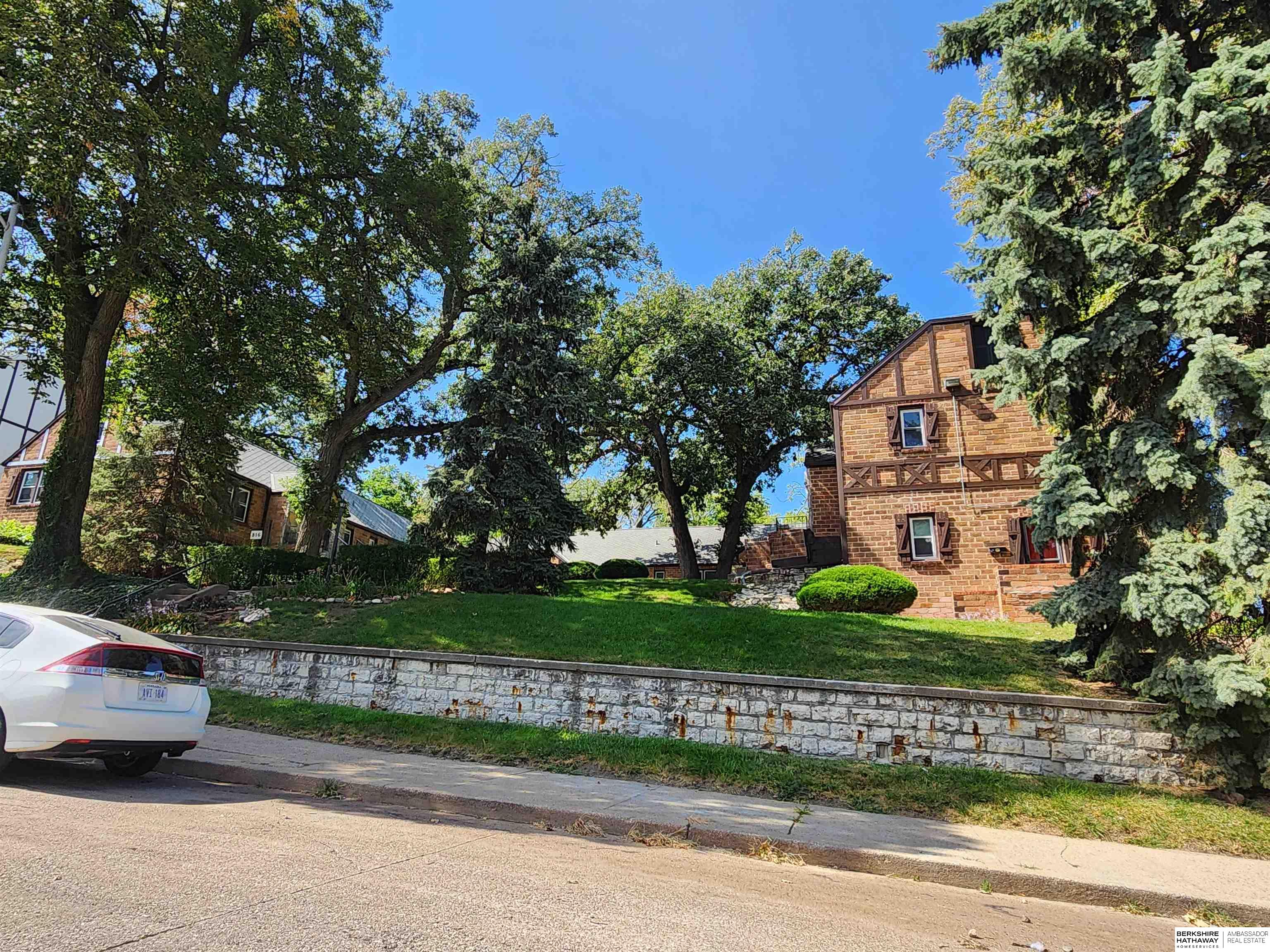 Omaha, Nebraska 68131, United States, 5 Bedrooms Bedrooms, ,4 BathroomsBathrooms,Residential,Active,43689