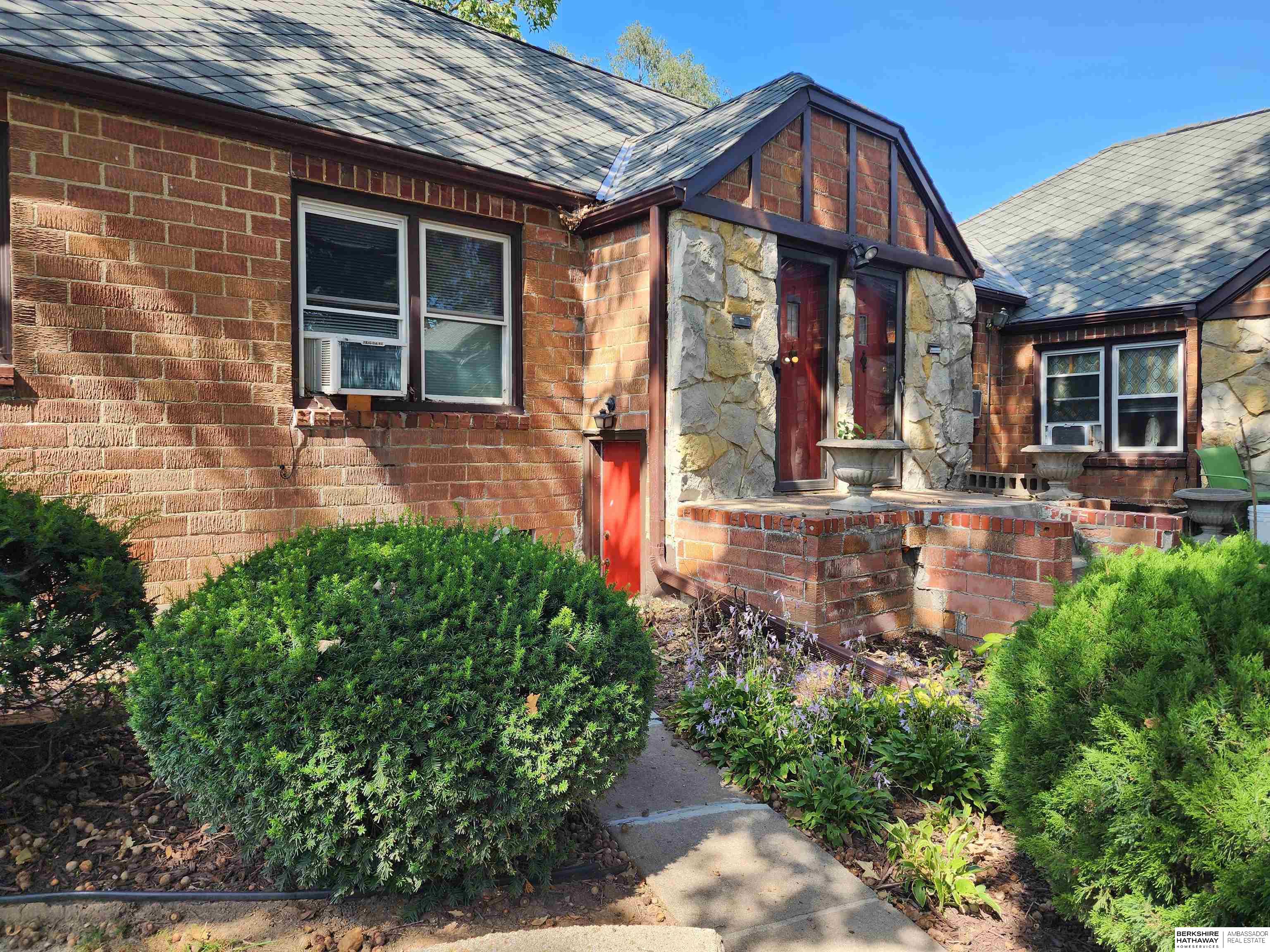 Omaha, Nebraska 68131, United States, 5 Bedrooms Bedrooms, ,4 BathroomsBathrooms,Residential,Active,43689