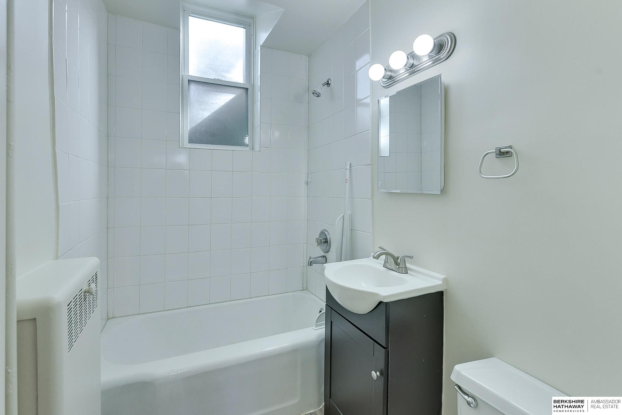 Omaha, Nebraska 68131, United States, 5 Bedrooms Bedrooms, ,4 BathroomsBathrooms,Residential,Active,43689