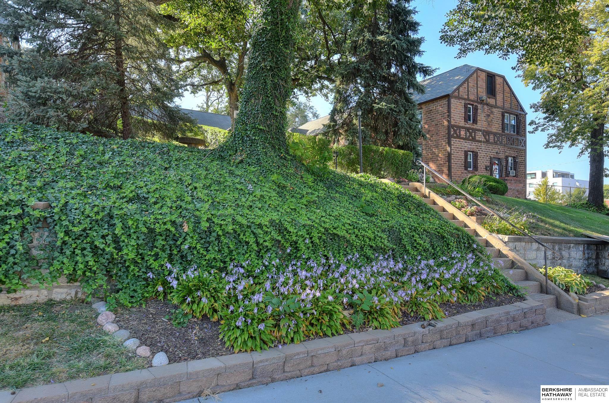 Omaha, Nebraska 68131, United States, 5 Bedrooms Bedrooms, ,4 BathroomsBathrooms,Residential,Active,43689