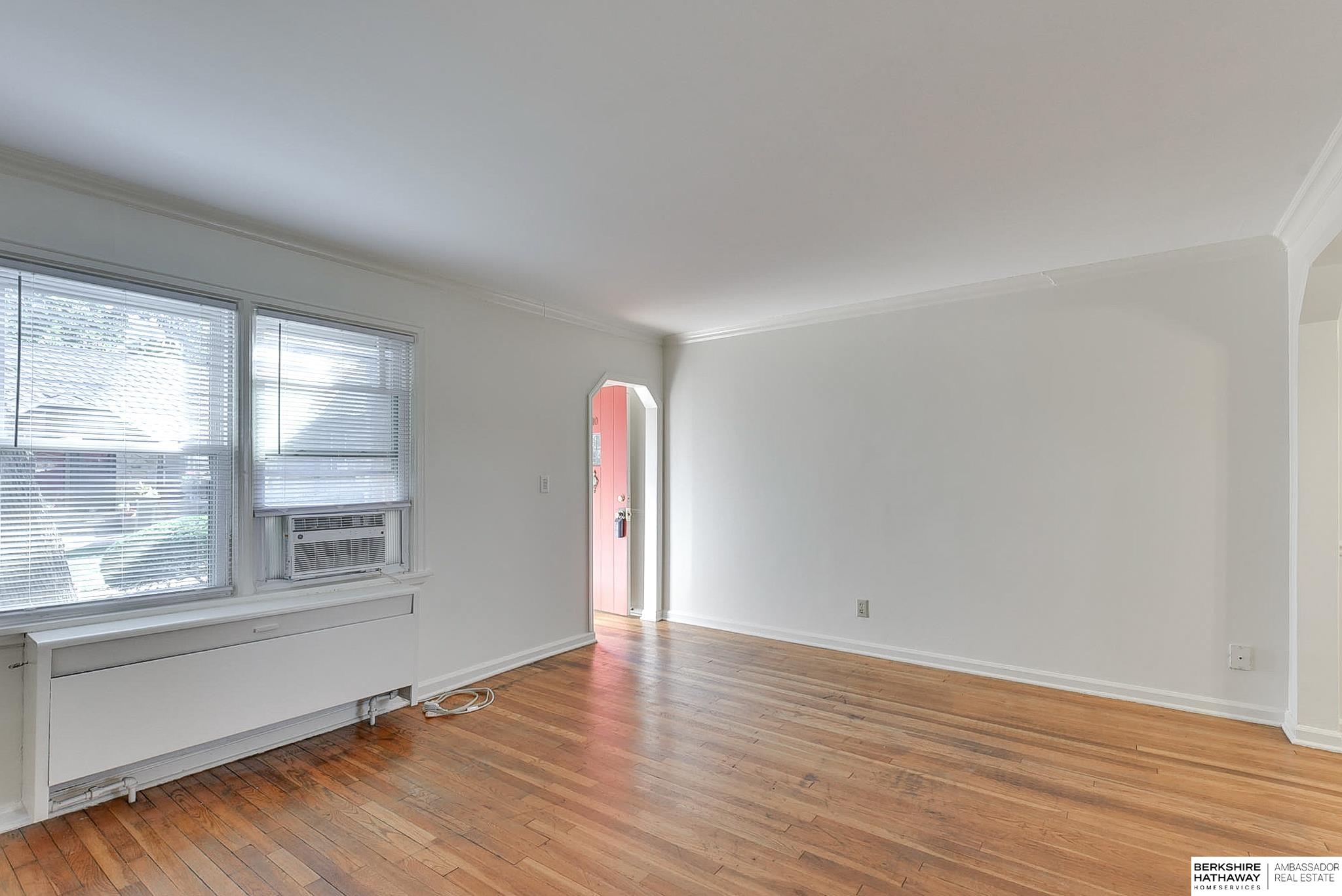 Omaha, Nebraska 68131, United States, 5 Bedrooms Bedrooms, ,4 BathroomsBathrooms,Residential,Active,43689