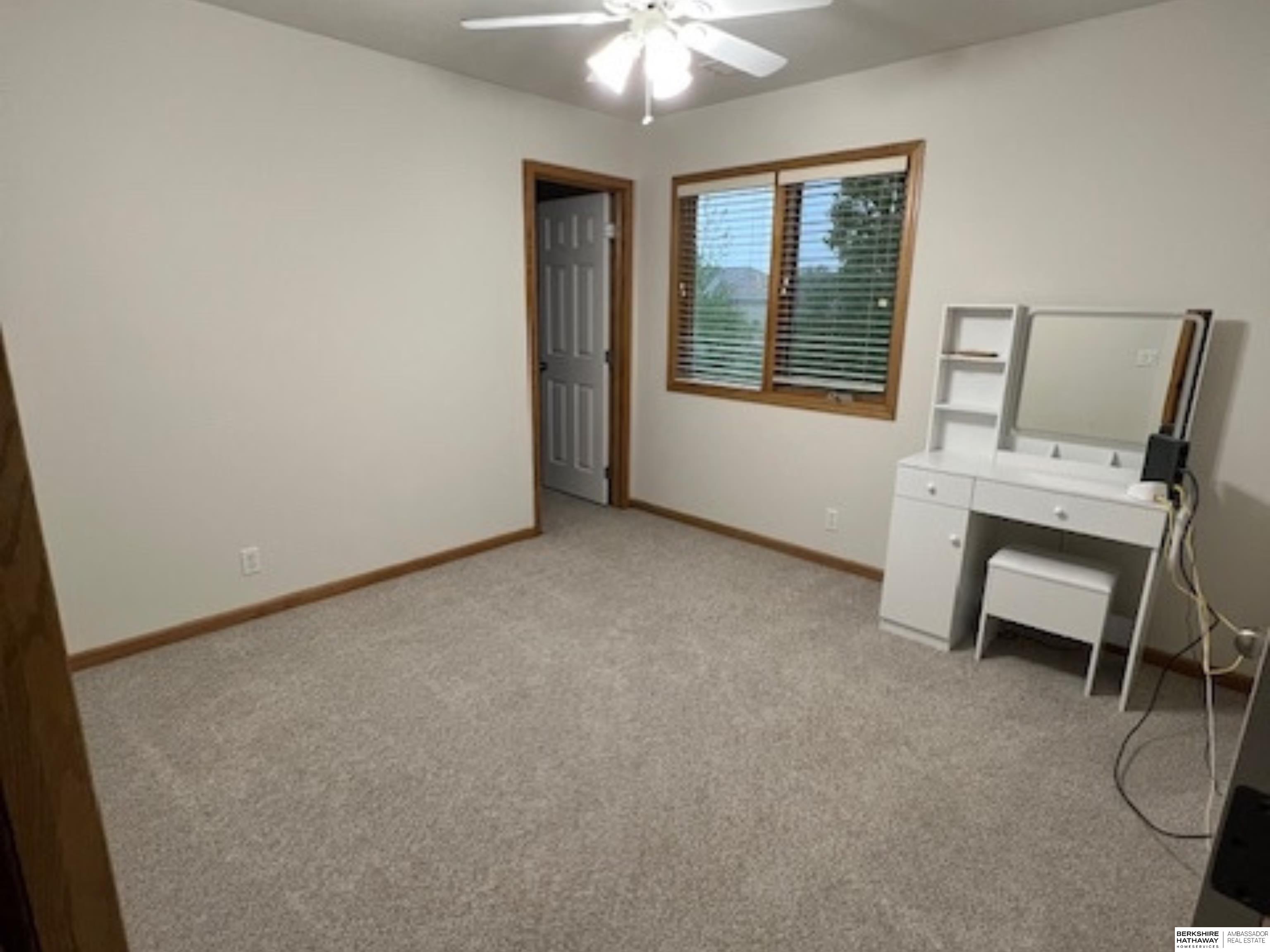 Omaha, Nebraska 68130, United States, 4 Bedrooms Bedrooms, ,3 BathroomsBathrooms,Residential,Pending,118541