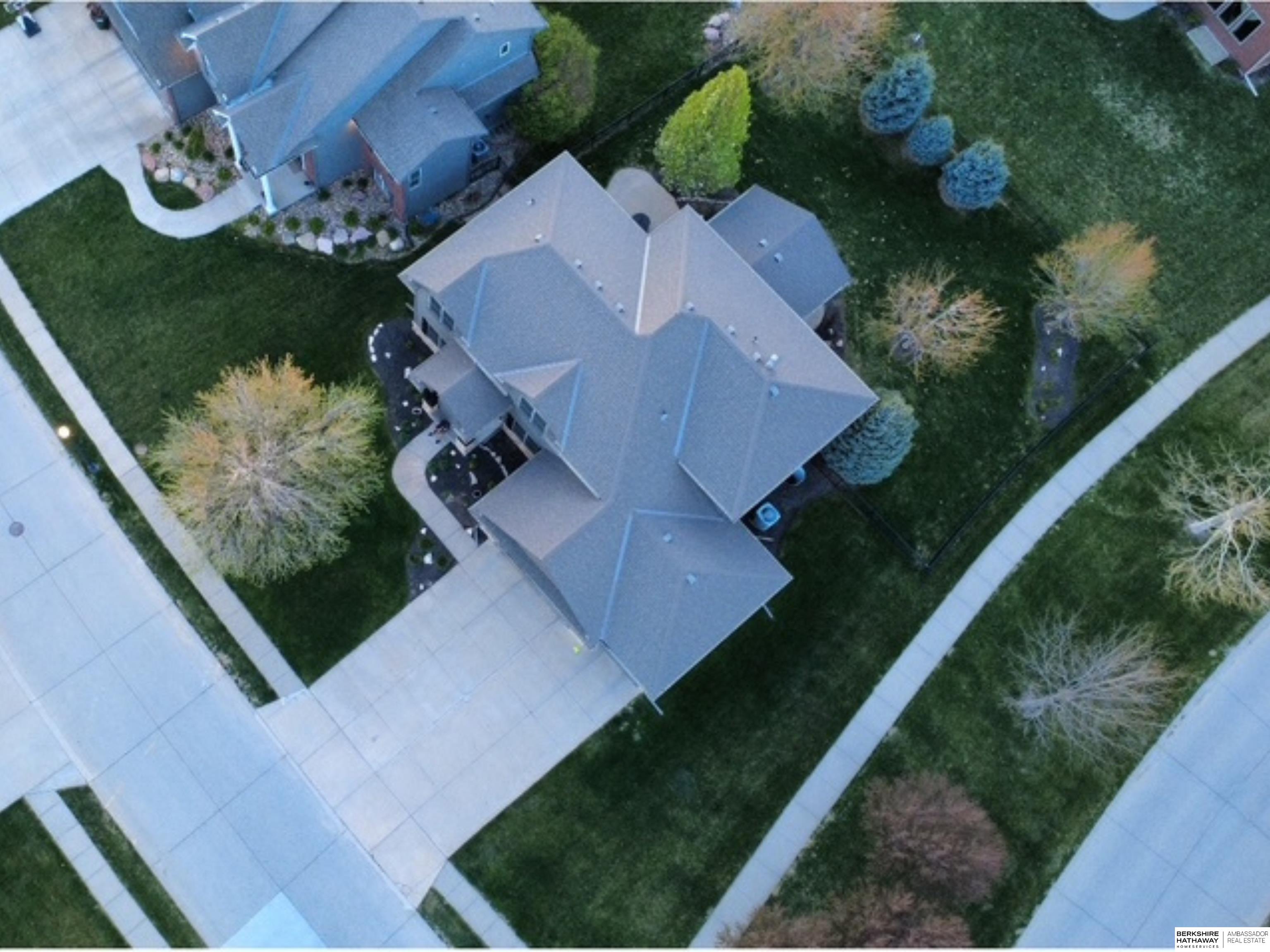 Omaha, Nebraska 68130, United States, 4 Bedrooms Bedrooms, ,3 BathroomsBathrooms,Residential,Pending,118541