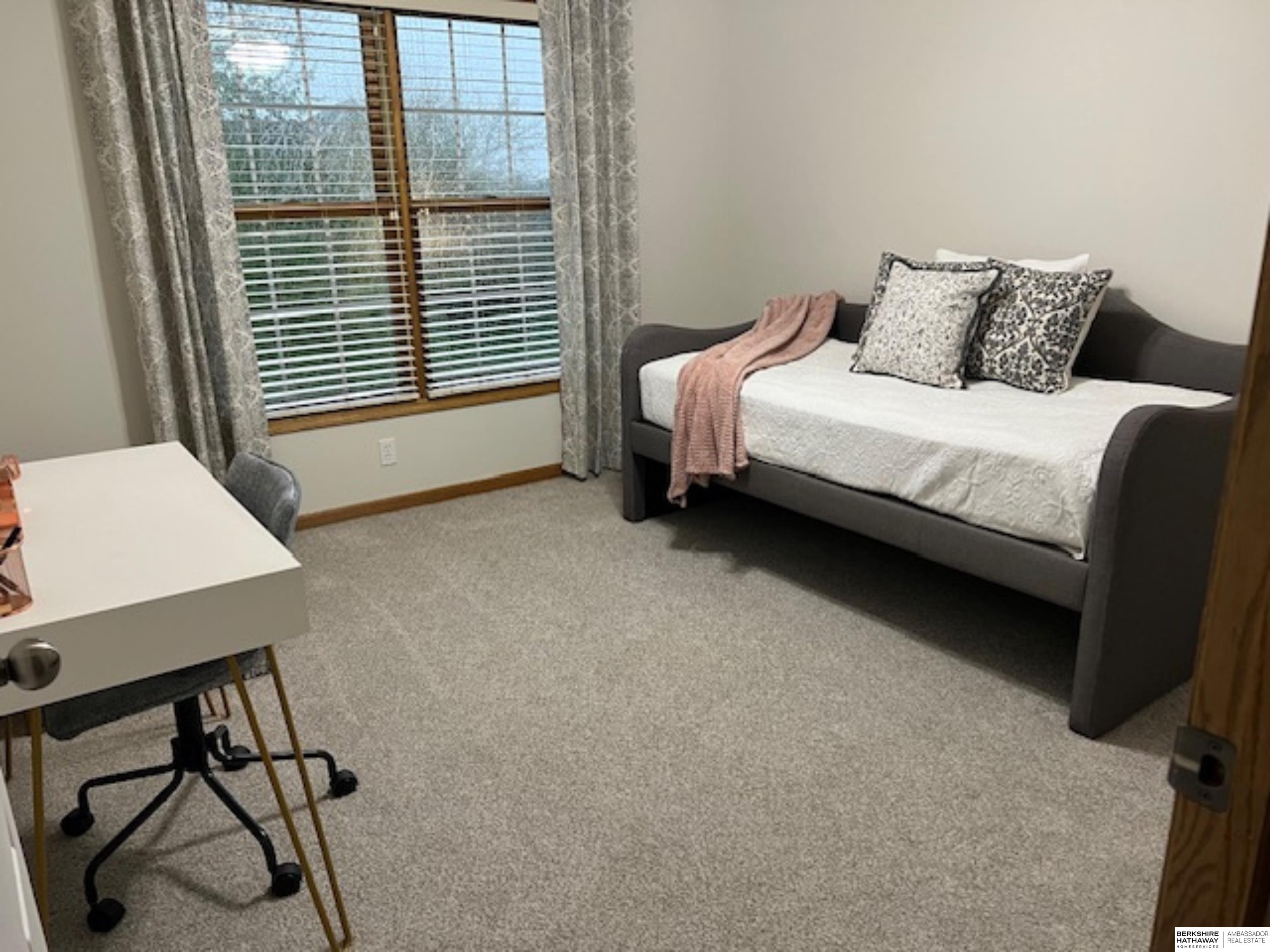 Omaha, Nebraska 68130, United States, 4 Bedrooms Bedrooms, ,3 BathroomsBathrooms,Residential,Pending,118541