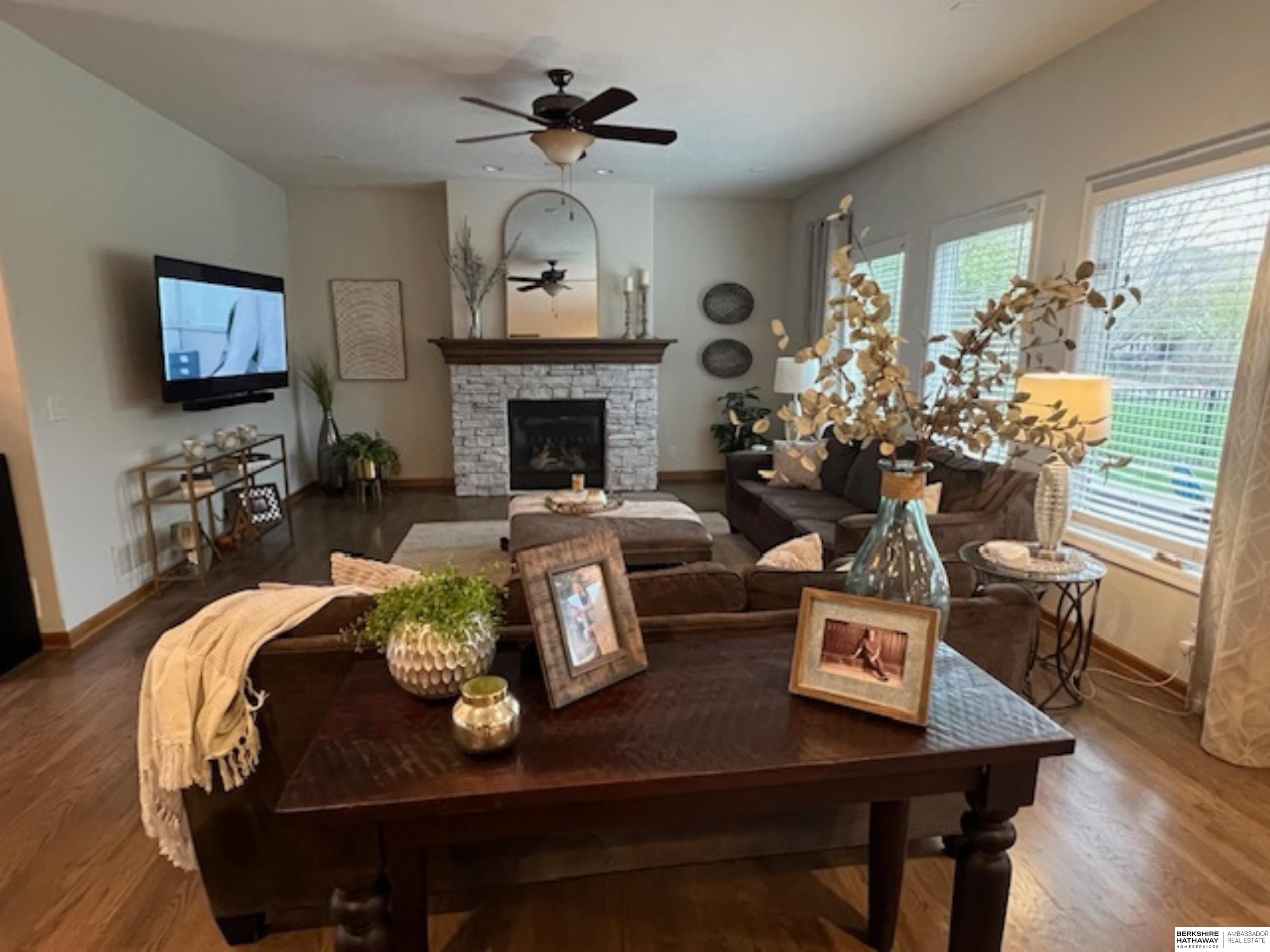 Omaha, Nebraska 68130, United States, 4 Bedrooms Bedrooms, ,3 BathroomsBathrooms,Residential,Pending,118541