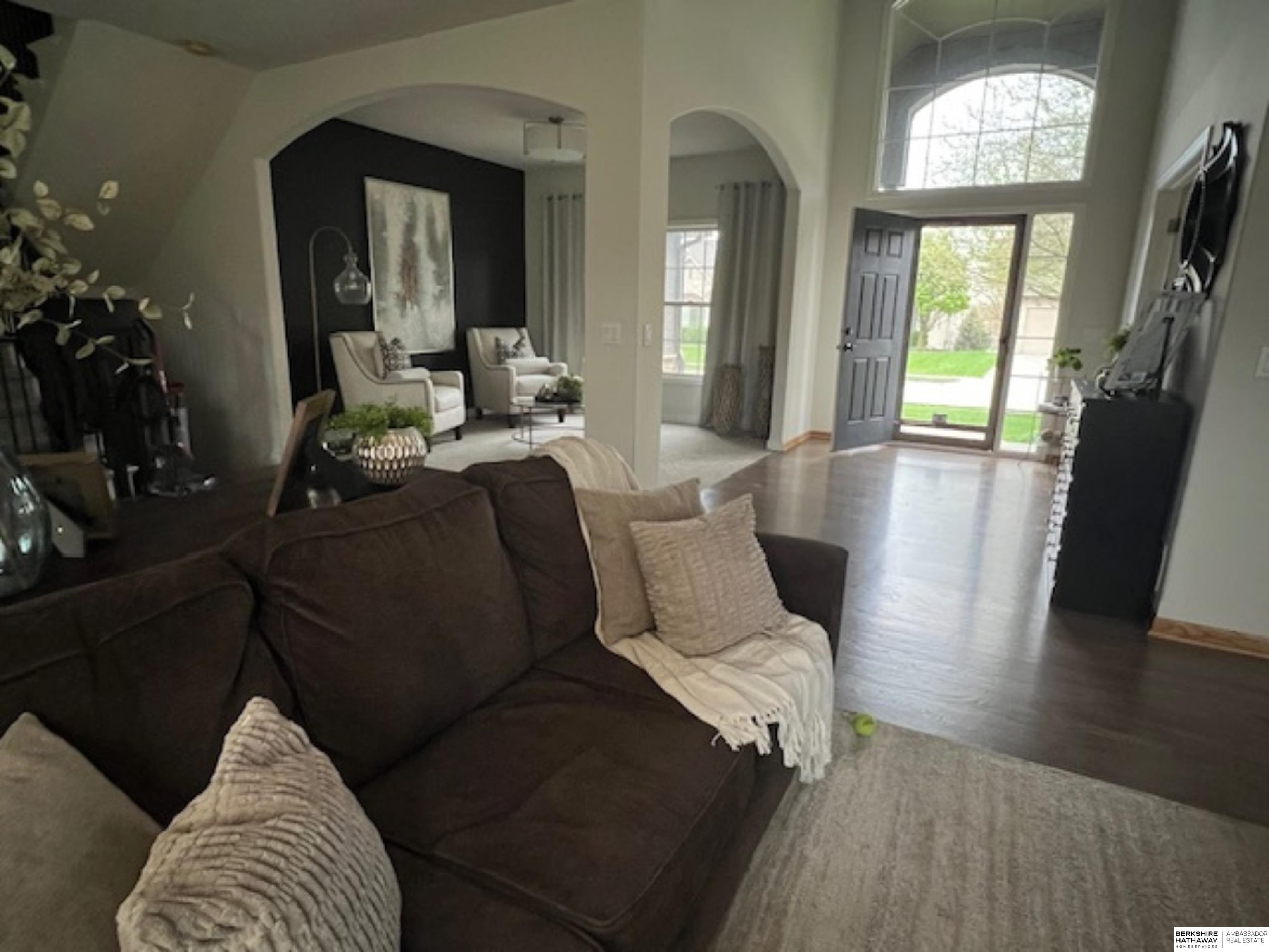 Omaha, Nebraska 68130, United States, 4 Bedrooms Bedrooms, ,3 BathroomsBathrooms,Residential,Pending,118541