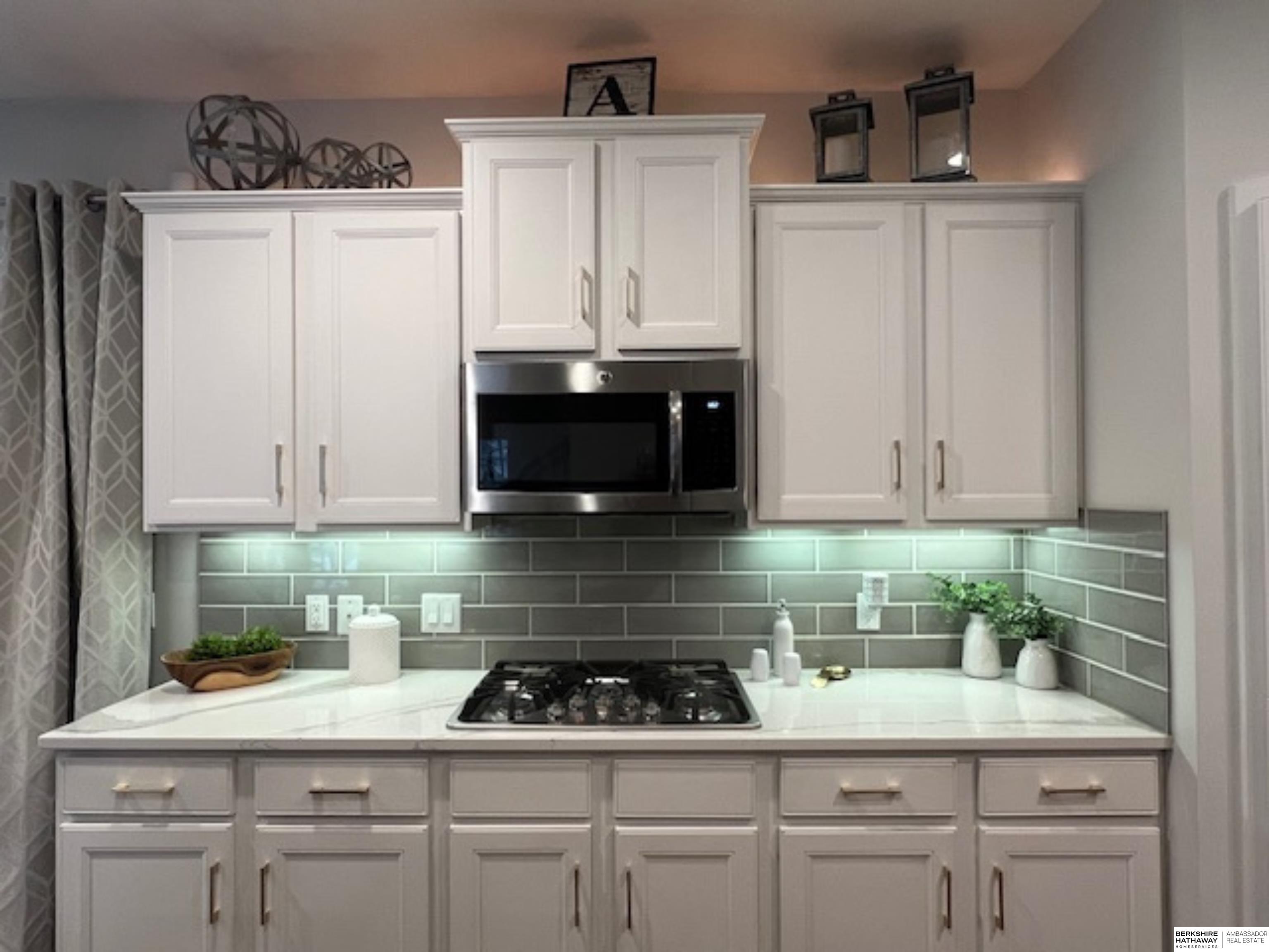 Omaha, Nebraska 68130, United States, 4 Bedrooms Bedrooms, ,3 BathroomsBathrooms,Residential,Pending,118541