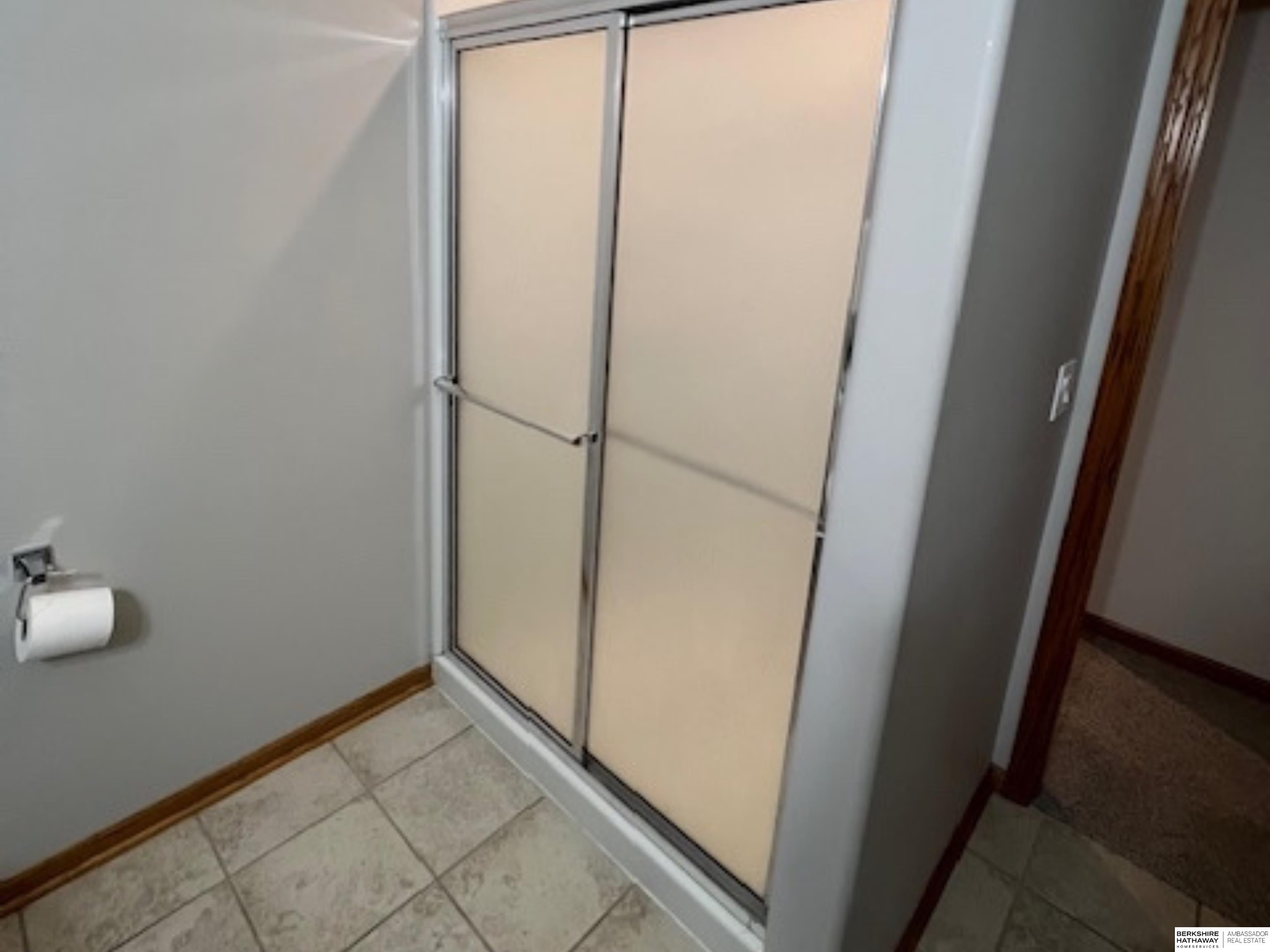 Omaha, Nebraska 68130, United States, 4 Bedrooms Bedrooms, ,3 BathroomsBathrooms,Residential,Pending,118541