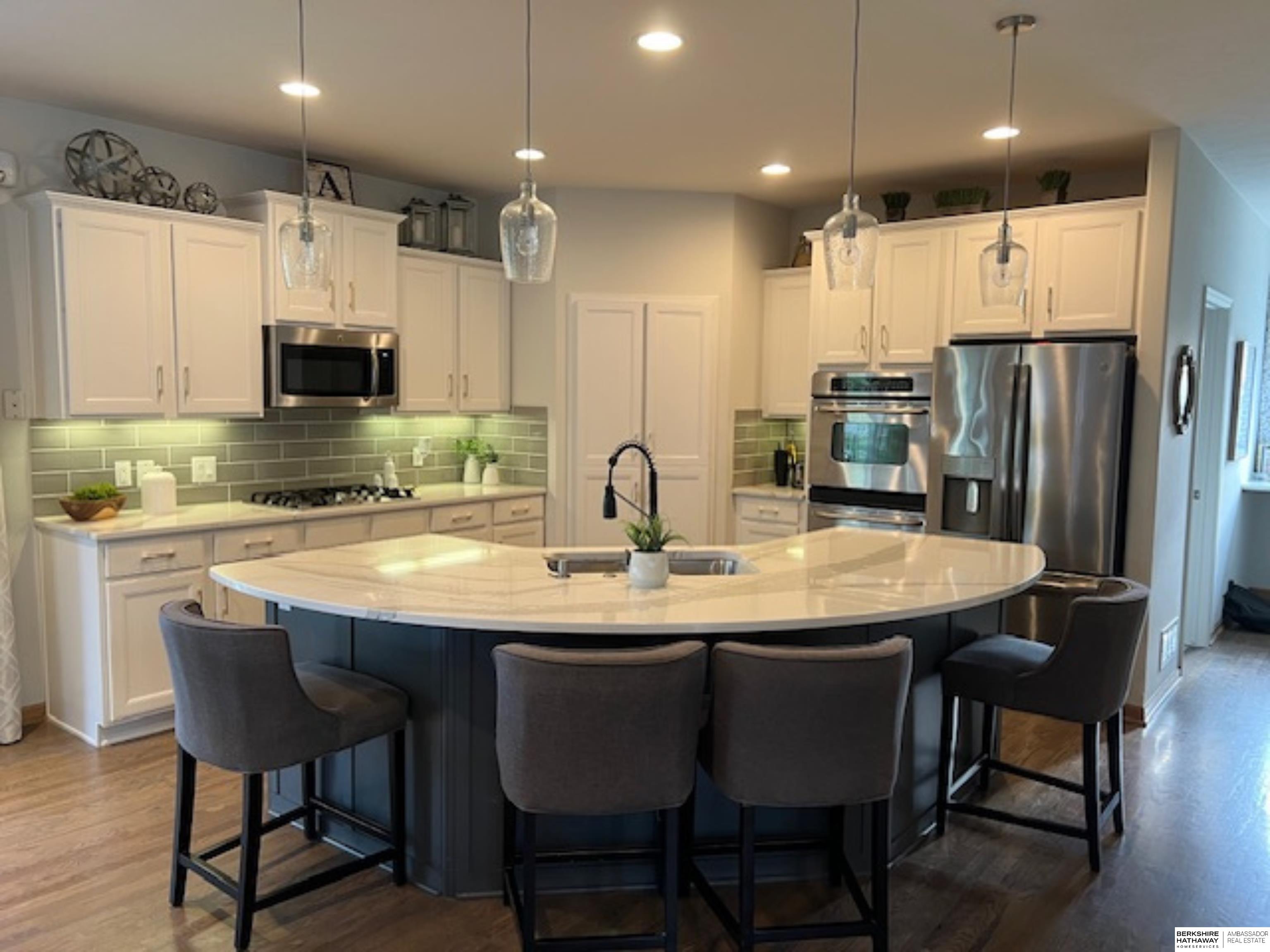 Omaha, Nebraska 68130, United States, 4 Bedrooms Bedrooms, ,3 BathroomsBathrooms,Residential,Pending,118541