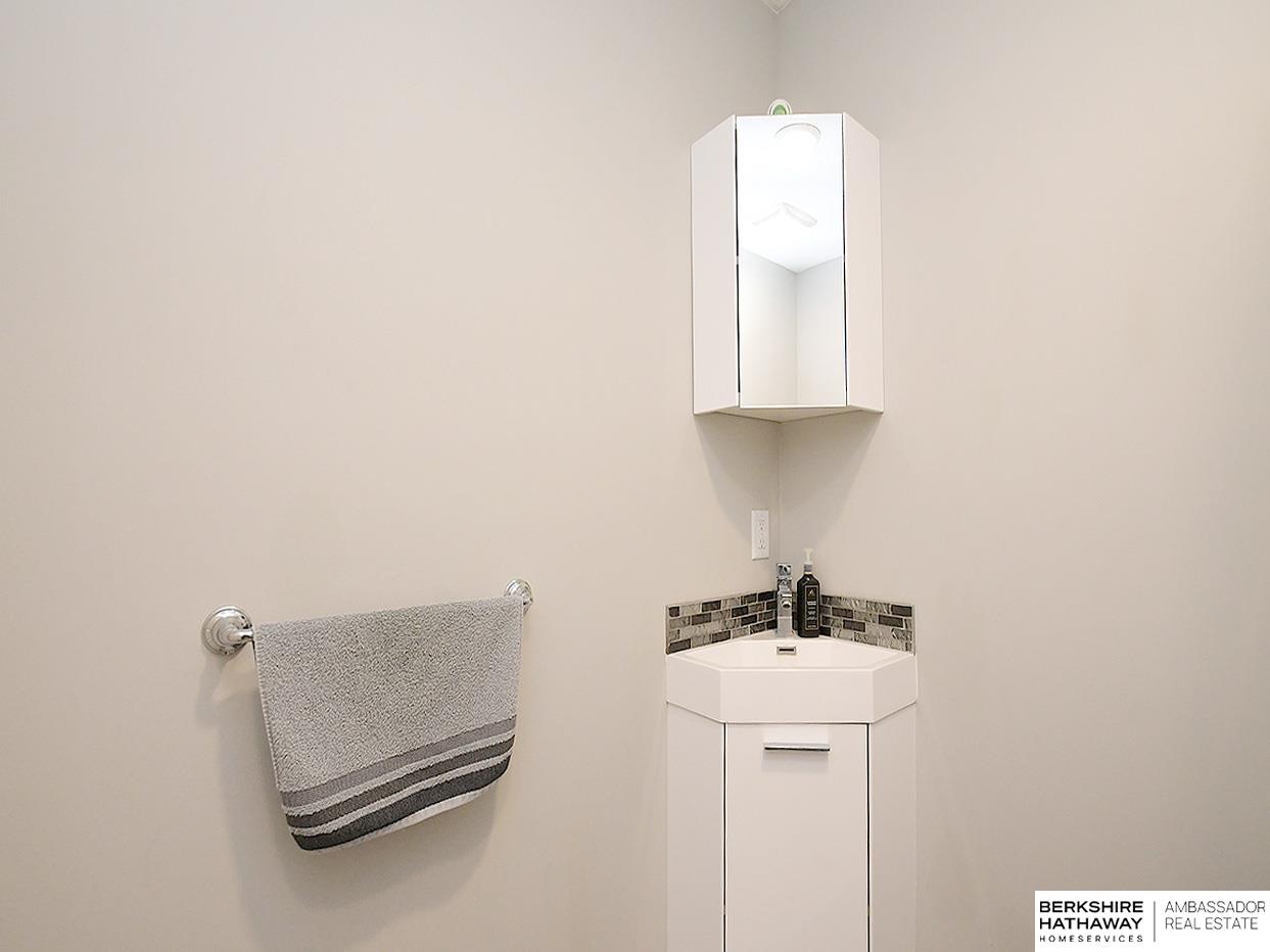 Brainard, Nebraska 68626, United States, 1 Bedroom Bedrooms, ,1 BathroomBathrooms,Residential,Pending,111361