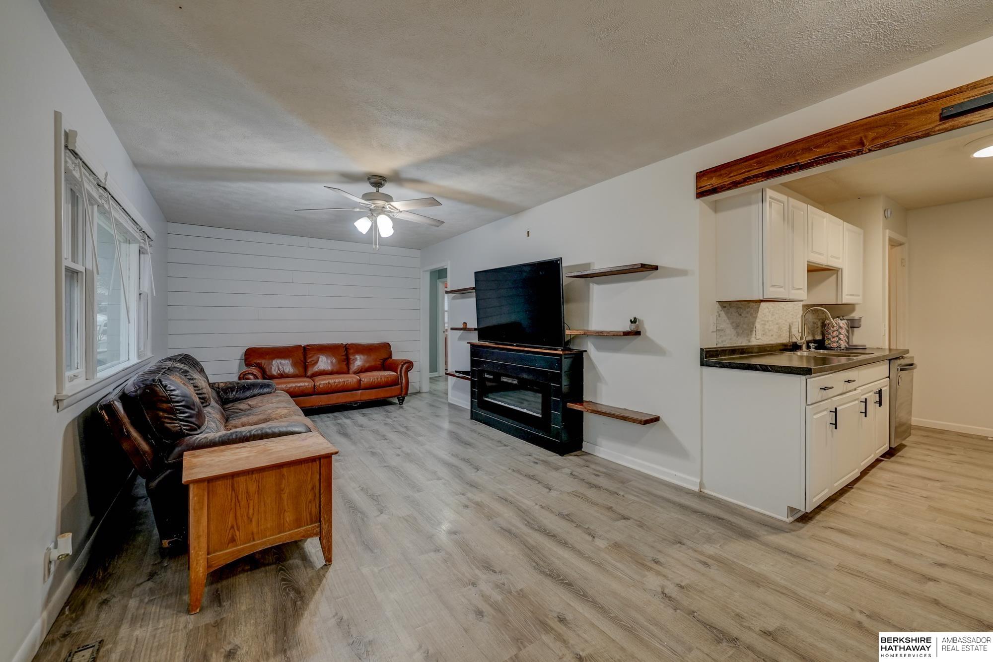 Lincoln, Nebraska 68506, United States, 3 Bedrooms Bedrooms, ,2 BathroomsBathrooms,Residential,Pending,82961