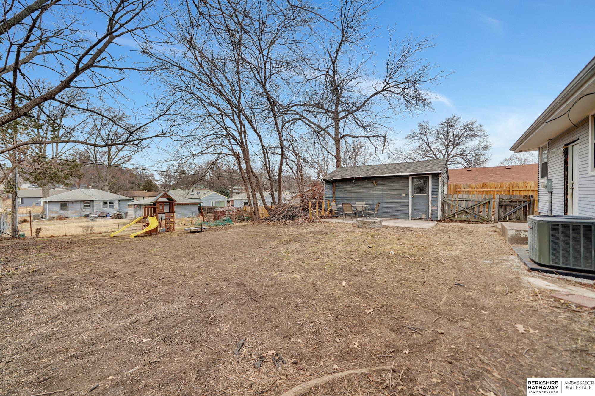 Lincoln, Nebraska 68506, United States, 3 Bedrooms Bedrooms, ,2 BathroomsBathrooms,Residential,Pending,82961