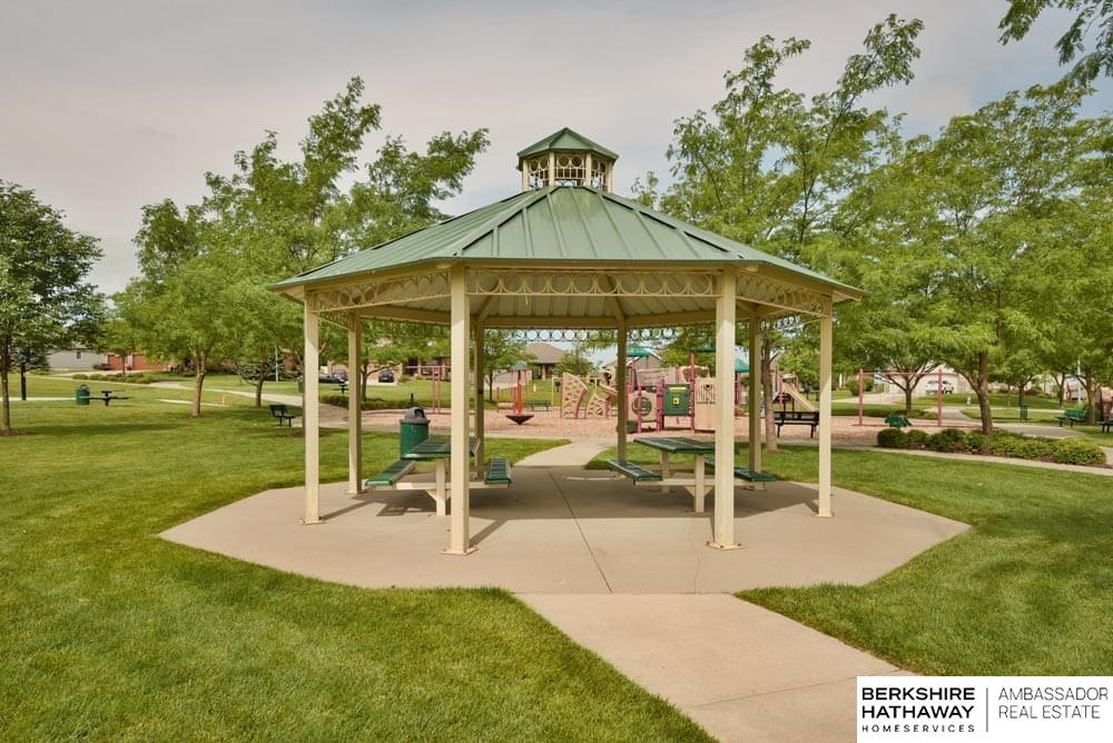 Gretna, Nebraska 68028, United States, 5 Bedrooms Bedrooms, ,3 BathroomsBathrooms,Residential,Pending,78626