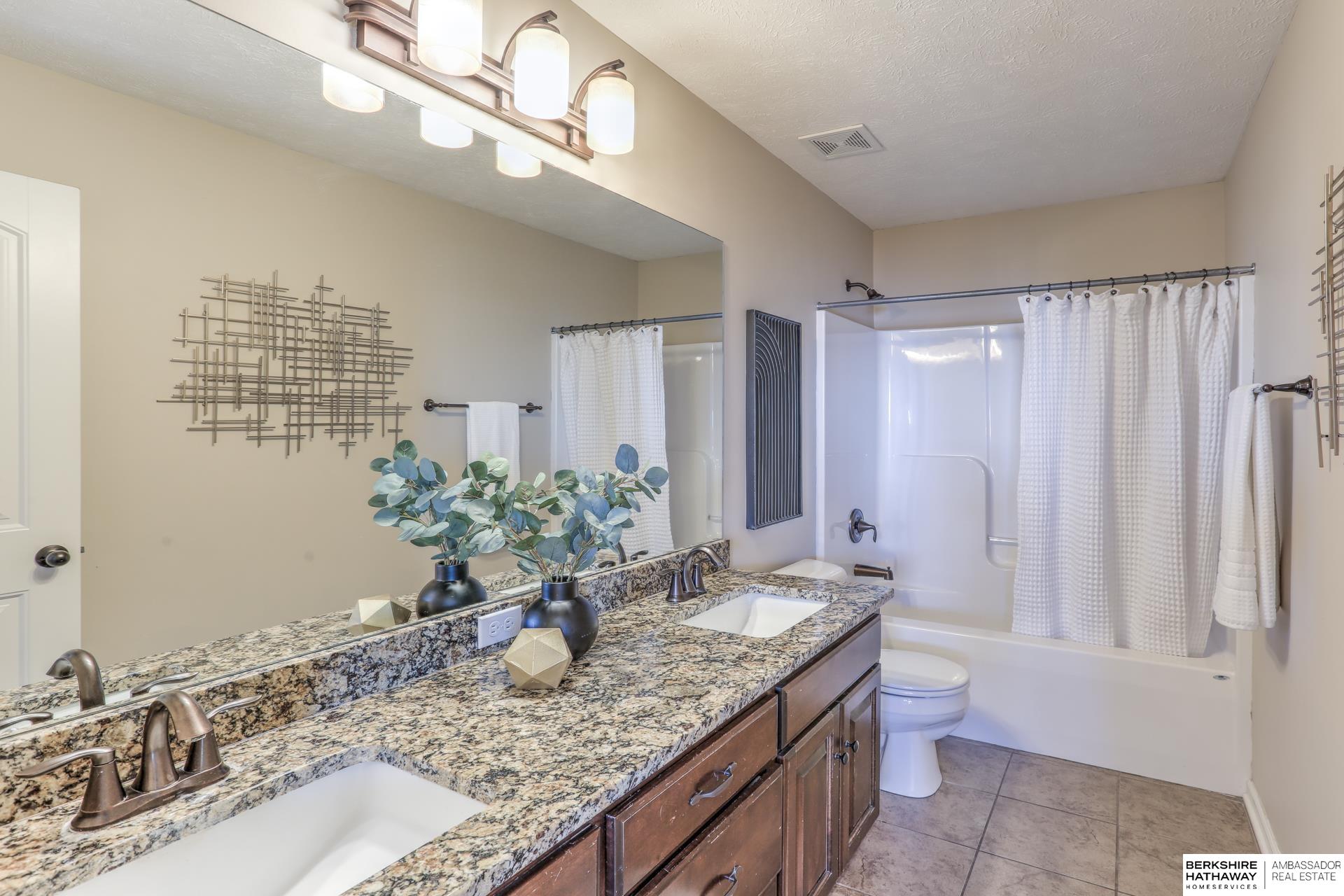 Gretna, Nebraska 68028, United States, 5 Bedrooms Bedrooms, ,3 BathroomsBathrooms,Residential,Pending,78626