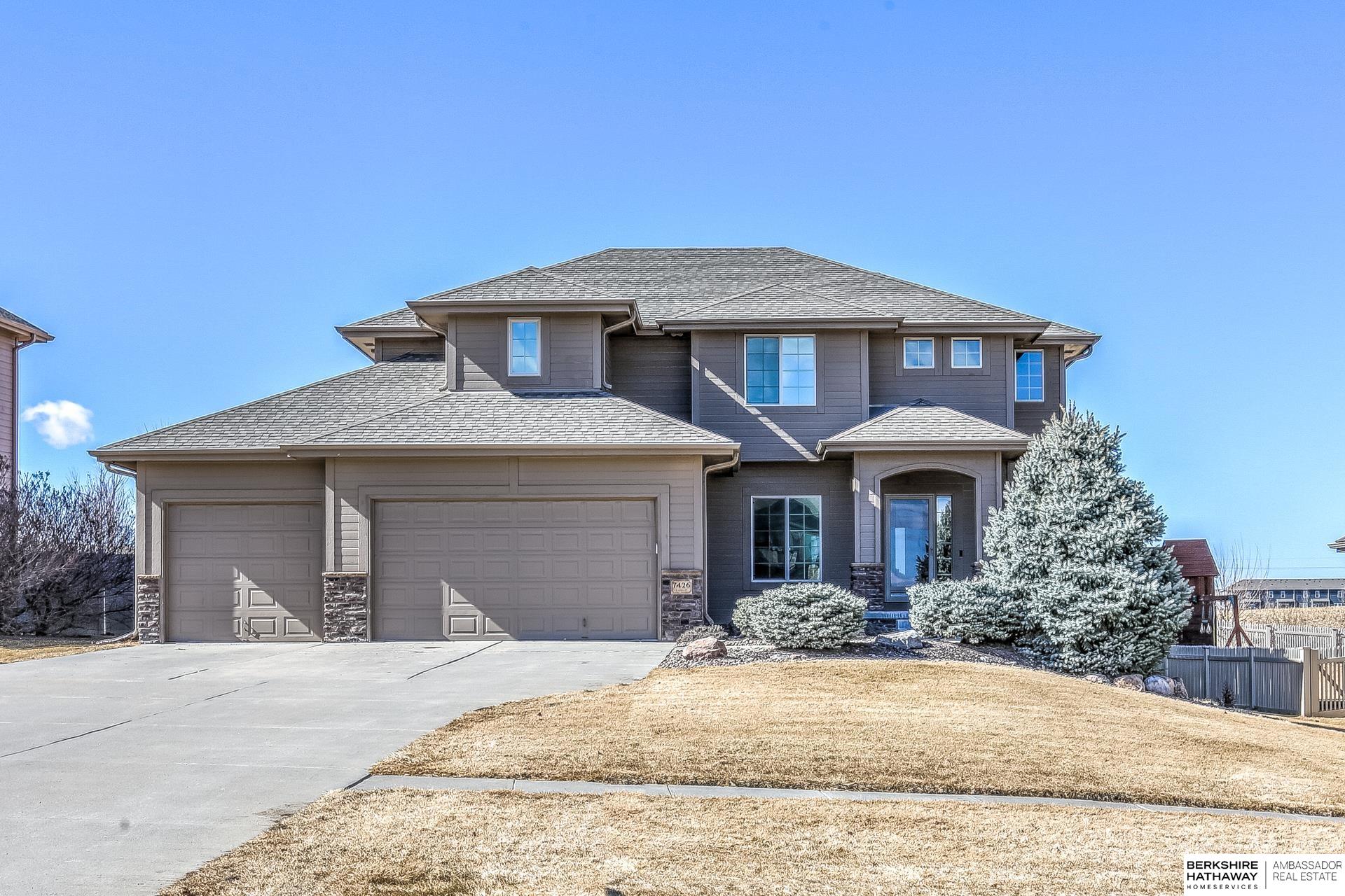 Gretna, Nebraska 68028, United States, 5 Bedrooms Bedrooms, ,3 BathroomsBathrooms,Residential,Pending,78626