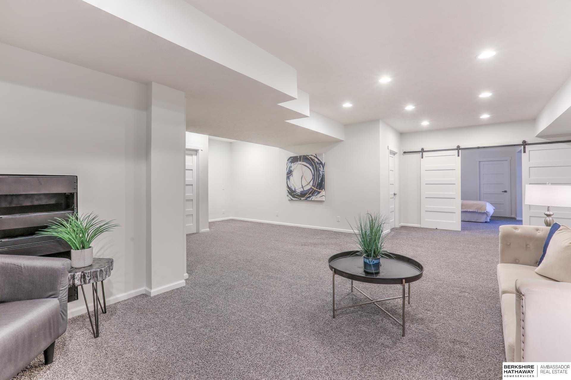 Gretna, Nebraska 68028, United States, 5 Bedrooms Bedrooms, ,3 BathroomsBathrooms,Residential,Pending,78626