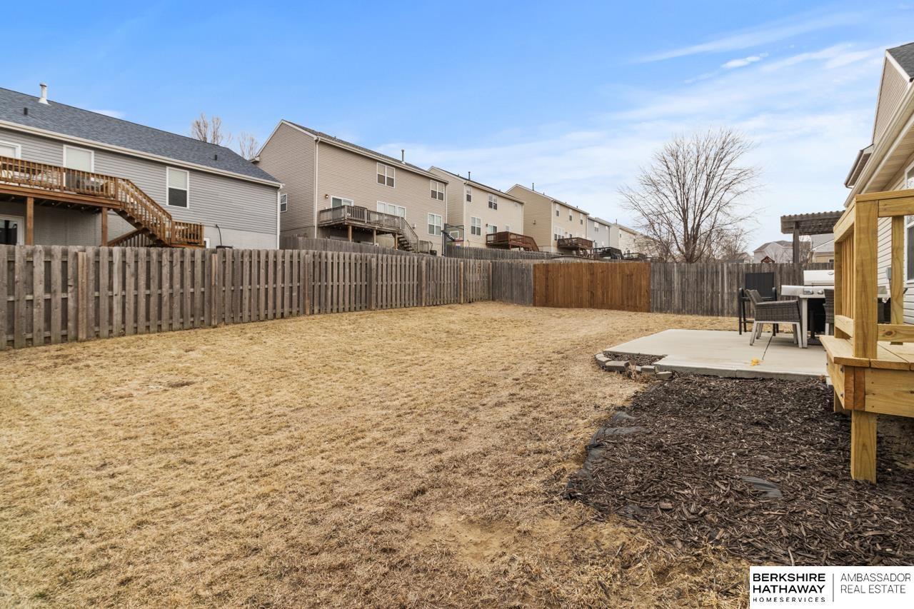 Bennington, Nebraska 68007, United States, 3 Bedrooms Bedrooms, ,3 BathroomsBathrooms,Residential,Pending,11443