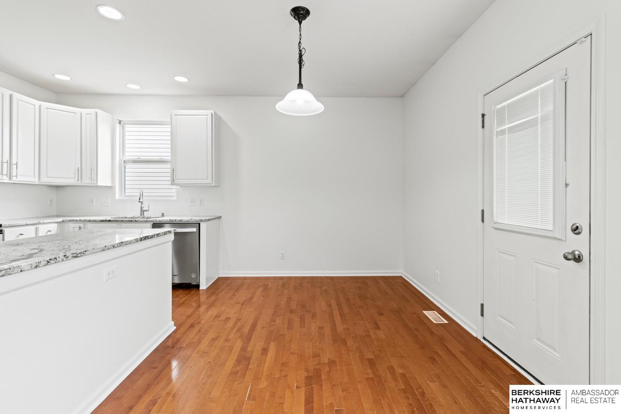 Bennington, Nebraska 68007, United States, 3 Bedrooms Bedrooms, ,3 BathroomsBathrooms,Residential,Pending,11443