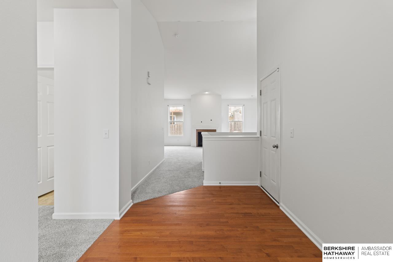 Bennington, Nebraska 68007, United States, 3 Bedrooms Bedrooms, ,3 BathroomsBathrooms,Residential,Pending,11443