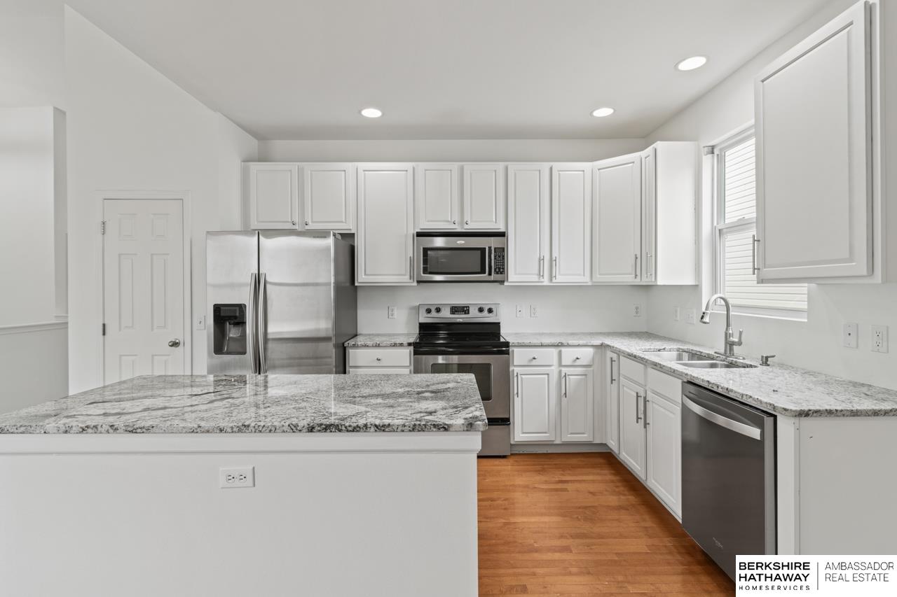 Bennington, Nebraska 68007, United States, 3 Bedrooms Bedrooms, ,3 BathroomsBathrooms,Residential,Pending,11443