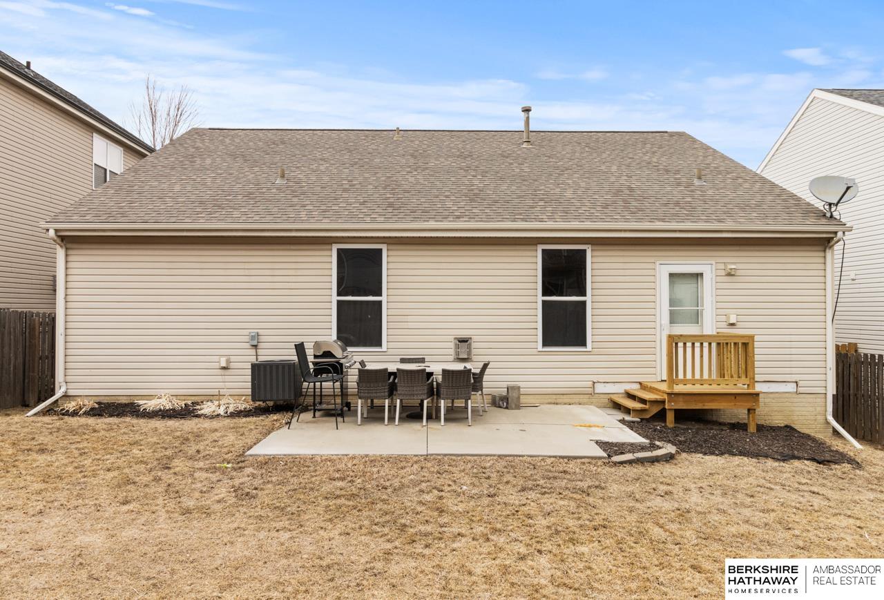 Bennington, Nebraska 68007, United States, 3 Bedrooms Bedrooms, ,3 BathroomsBathrooms,Residential,Pending,11443