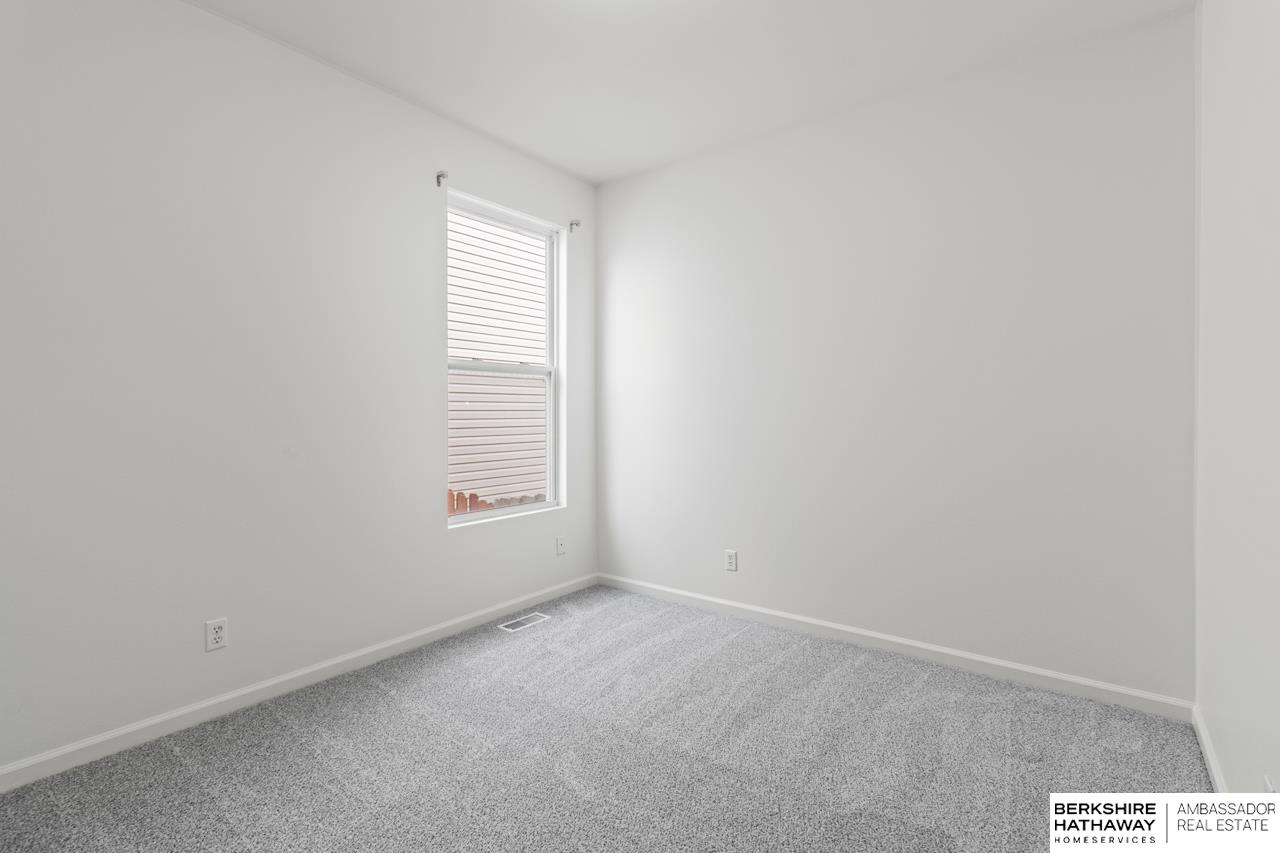 Bennington, Nebraska 68007, United States, 3 Bedrooms Bedrooms, ,3 BathroomsBathrooms,Residential,Pending,11443