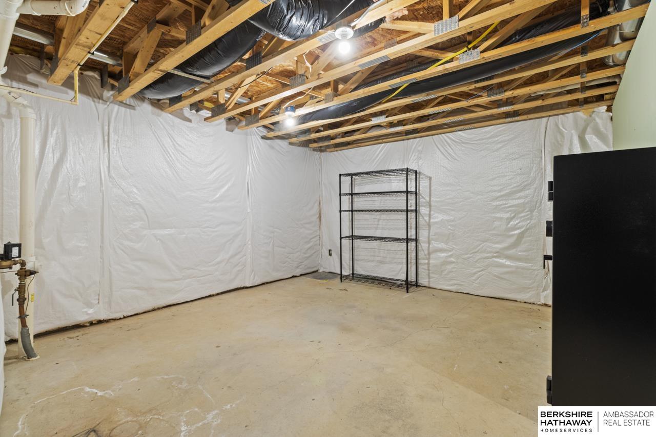 Bennington, Nebraska 68007, United States, 3 Bedrooms Bedrooms, ,3 BathroomsBathrooms,Residential,Pending,11443