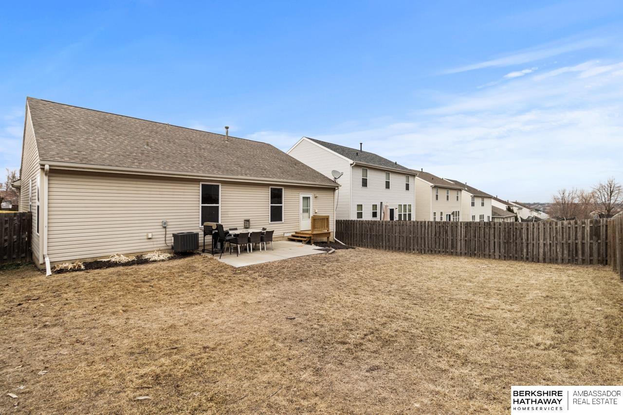Bennington, Nebraska 68007, United States, 3 Bedrooms Bedrooms, ,3 BathroomsBathrooms,Residential,Pending,11443