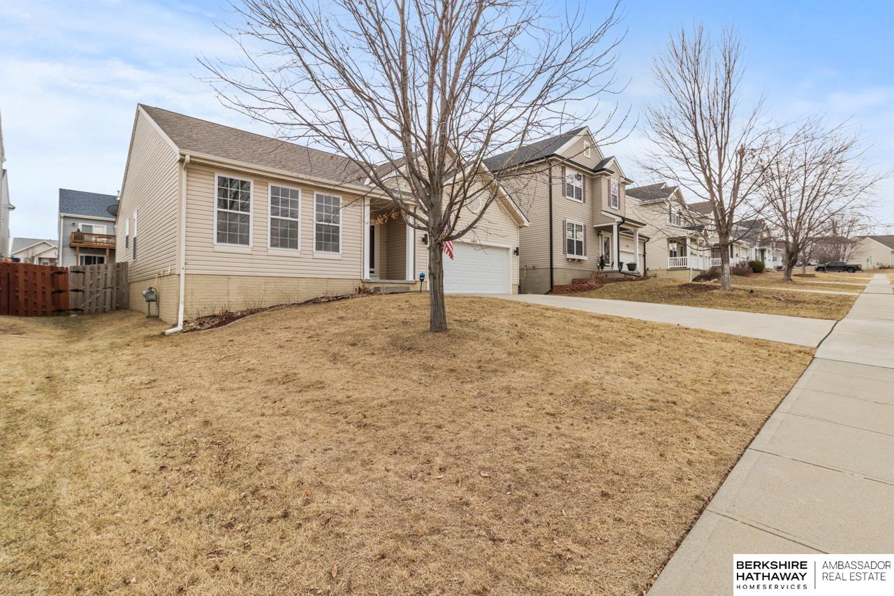 Bennington, Nebraska 68007, United States, 3 Bedrooms Bedrooms, ,3 BathroomsBathrooms,Residential,Pending,11443