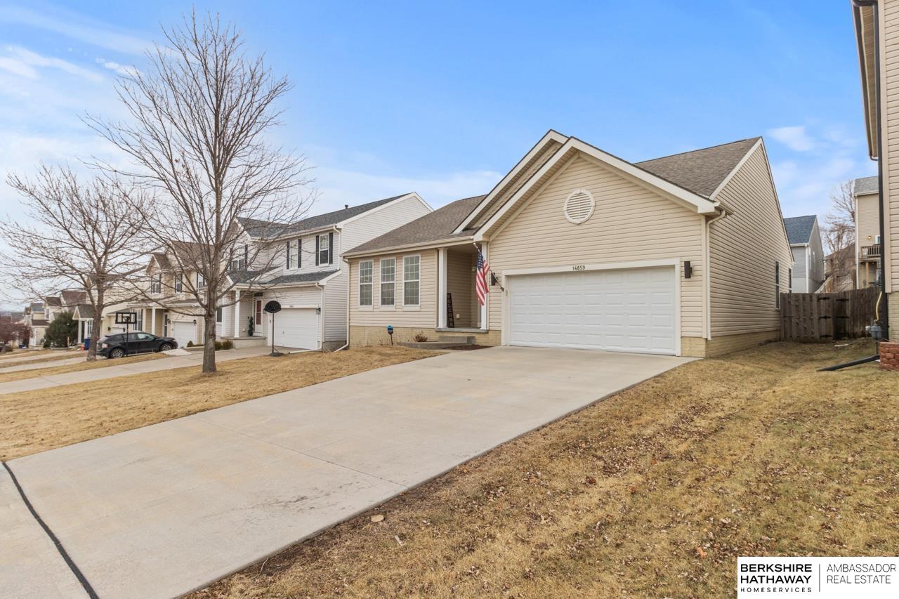 Bennington, Nebraska 68007, United States, 3 Bedrooms Bedrooms, ,3 BathroomsBathrooms,Residential,Pending,11443