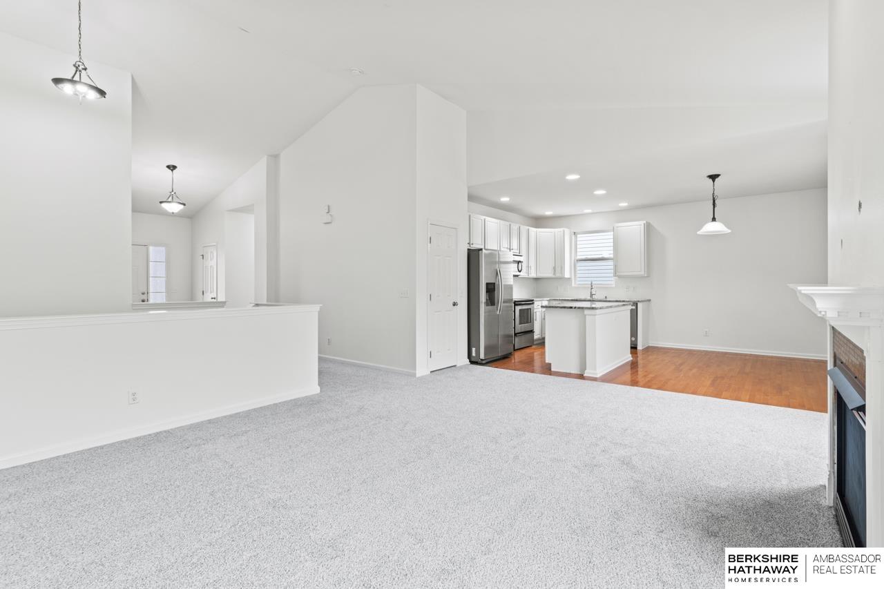 Bennington, Nebraska 68007, United States, 3 Bedrooms Bedrooms, ,3 BathroomsBathrooms,Residential,Pending,11443