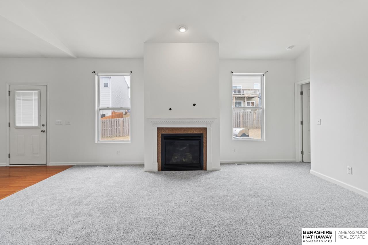 Bennington, Nebraska 68007, United States, 3 Bedrooms Bedrooms, ,3 BathroomsBathrooms,Residential,Pending,11443