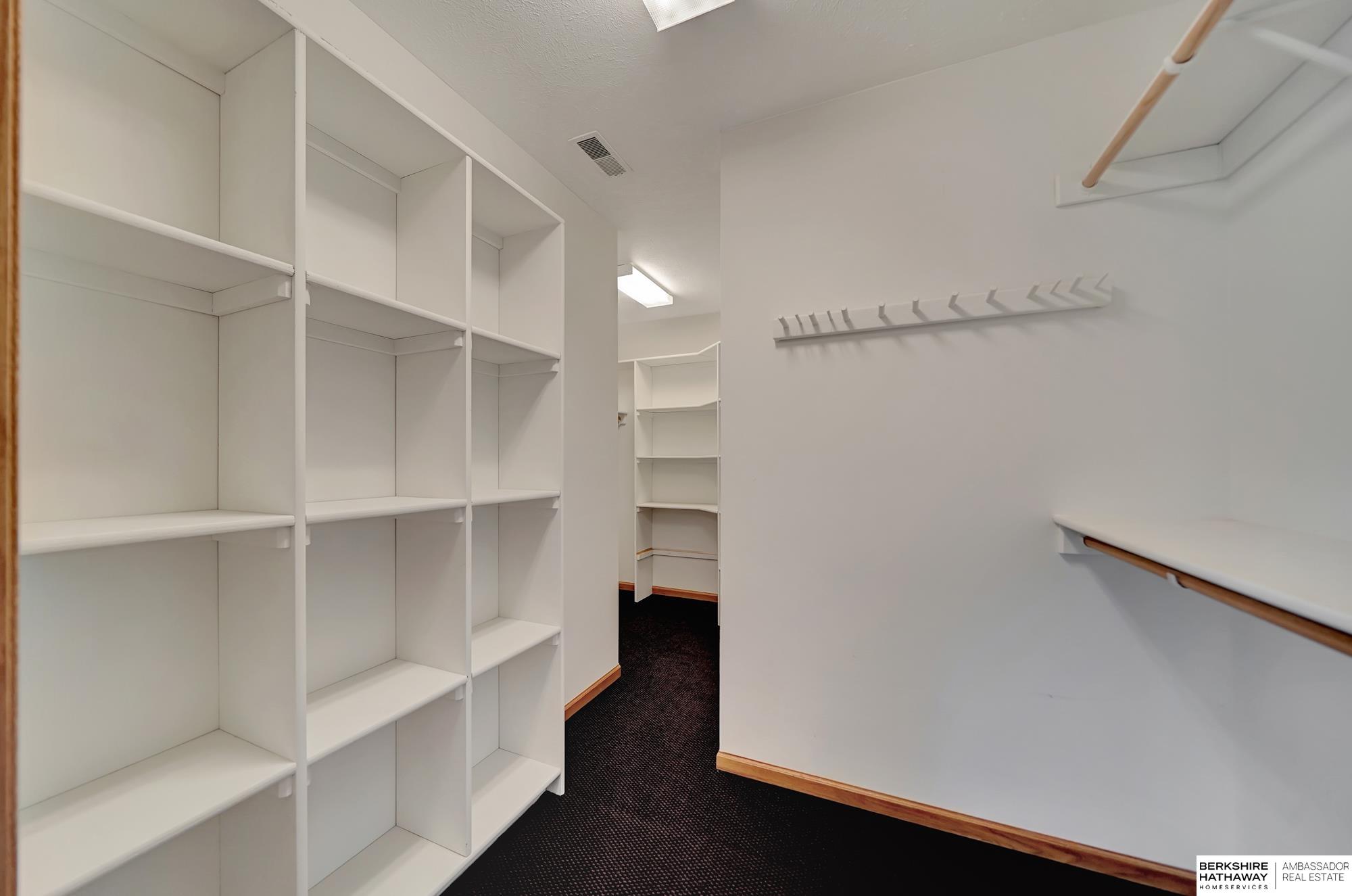 Lincoln, Nebraska 68516, United States, 5 Bedrooms Bedrooms, ,7 BathroomsBathrooms,Residential,Active,26451