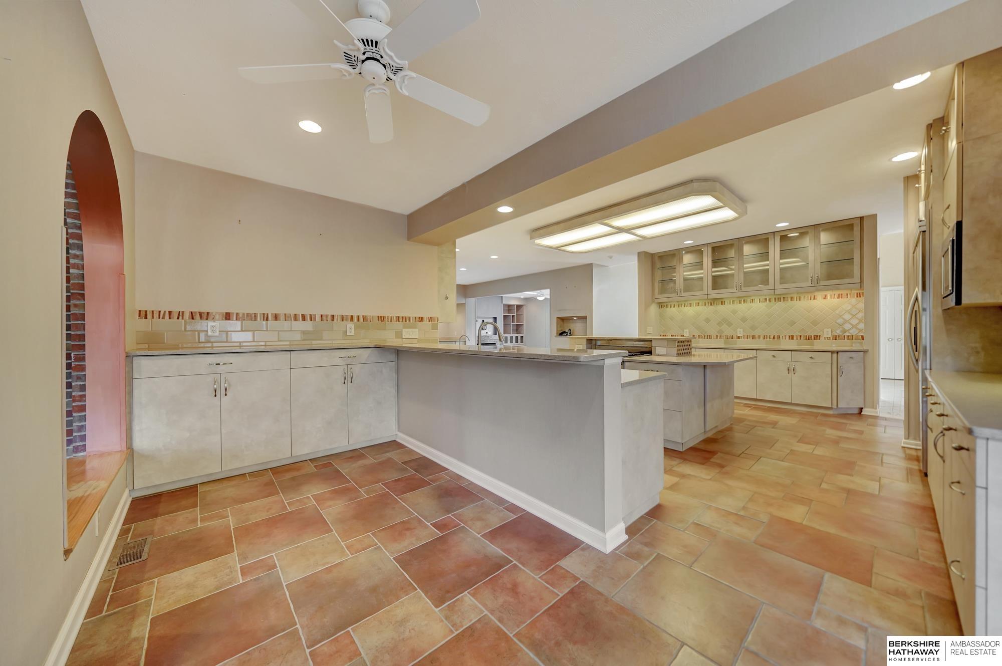 Lincoln, Nebraska 68516, United States, 5 Bedrooms Bedrooms, ,7 BathroomsBathrooms,Residential,Active,26451