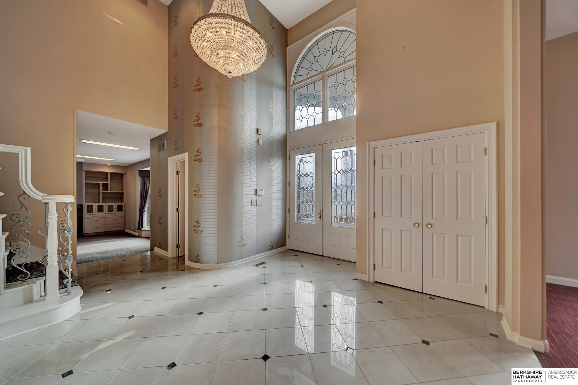 Lincoln, Nebraska 68516, United States, 5 Bedrooms Bedrooms, ,7 BathroomsBathrooms,Residential,Active,26451