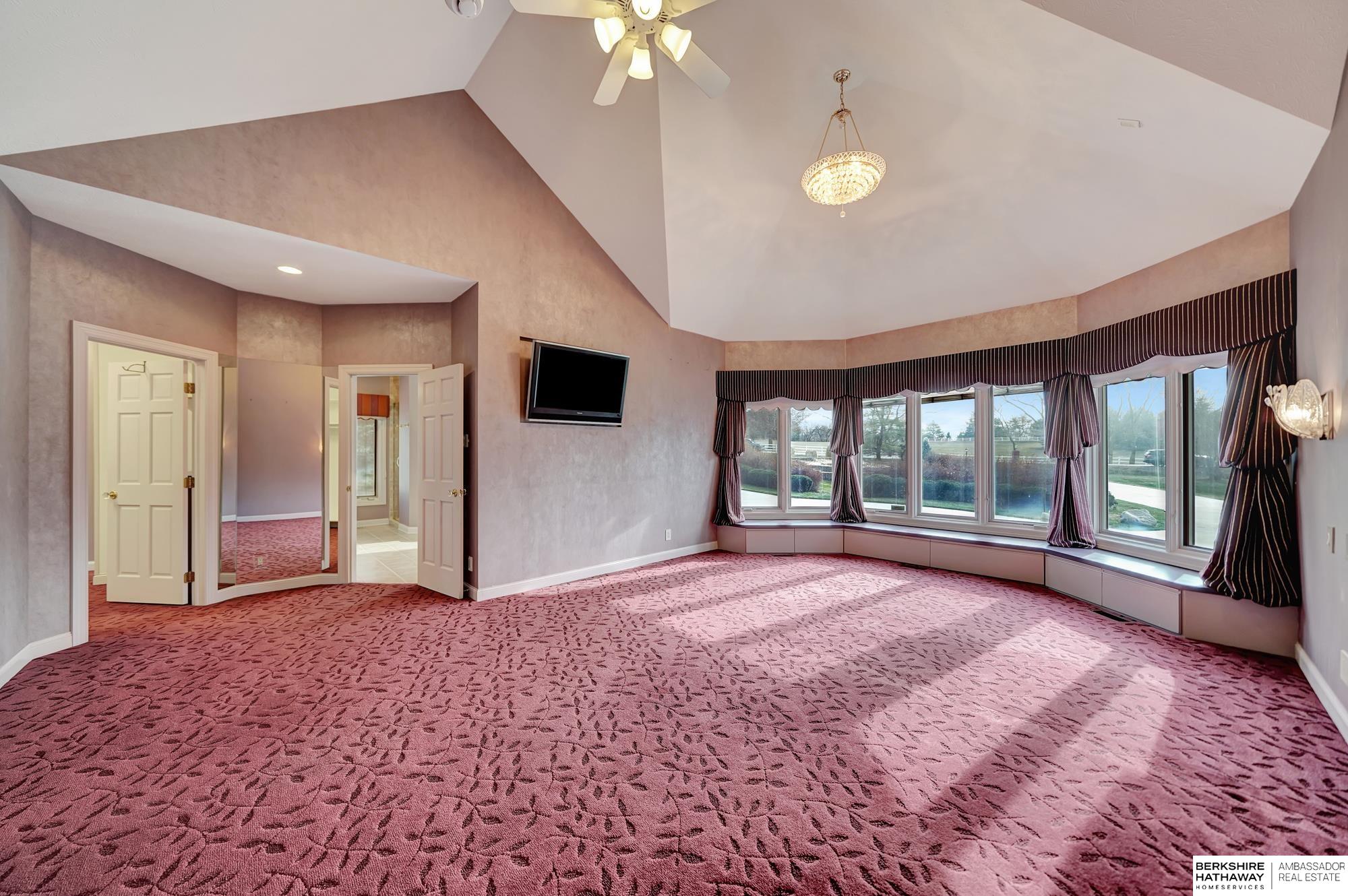 Lincoln, Nebraska 68516, United States, 5 Bedrooms Bedrooms, ,7 BathroomsBathrooms,Residential,Active,26451