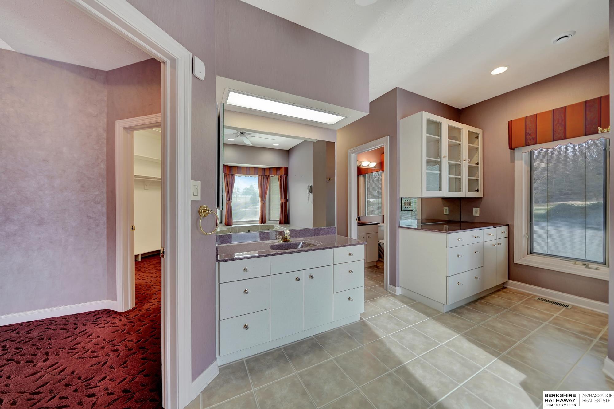 Lincoln, Nebraska 68516, United States, 5 Bedrooms Bedrooms, ,7 BathroomsBathrooms,Residential,Active,26451