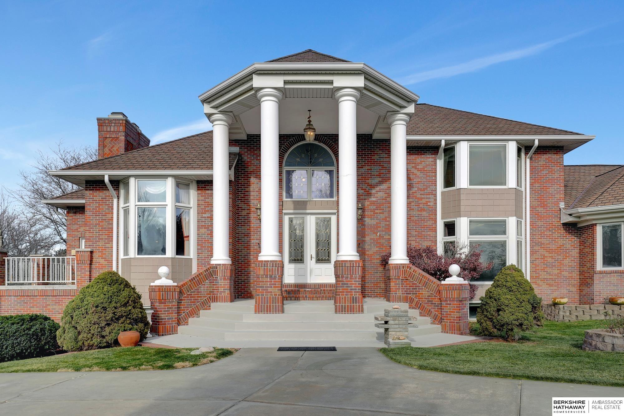 Lincoln, Nebraska 68516, United States, 5 Bedrooms Bedrooms, ,7 BathroomsBathrooms,Residential,Active,26451