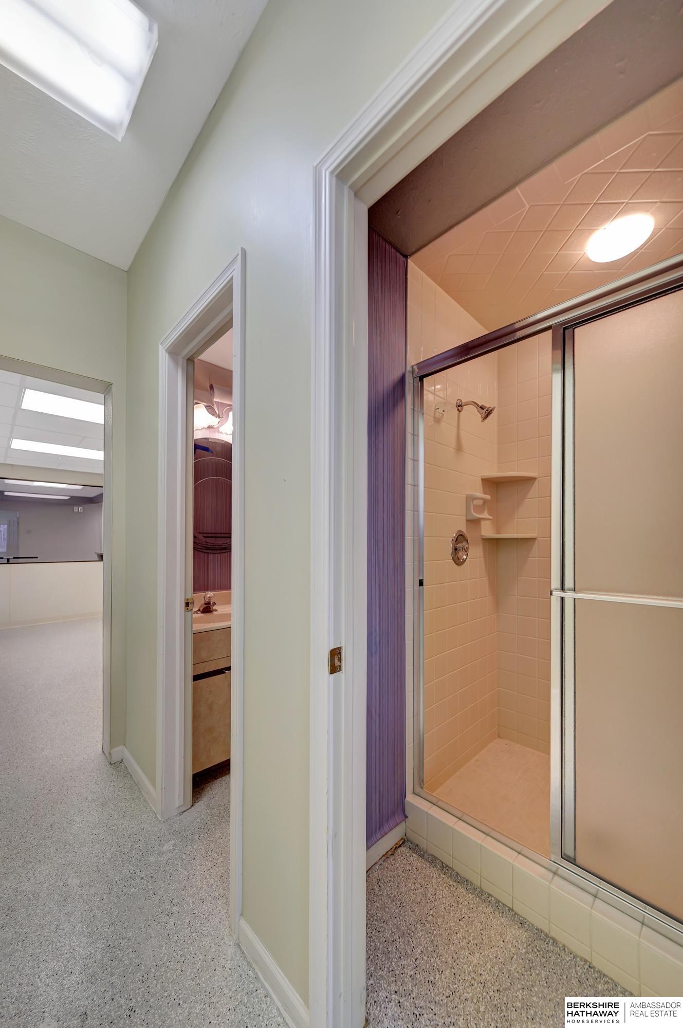 Lincoln, Nebraska 68516, United States, 5 Bedrooms Bedrooms, ,7 BathroomsBathrooms,Residential,Active,26451