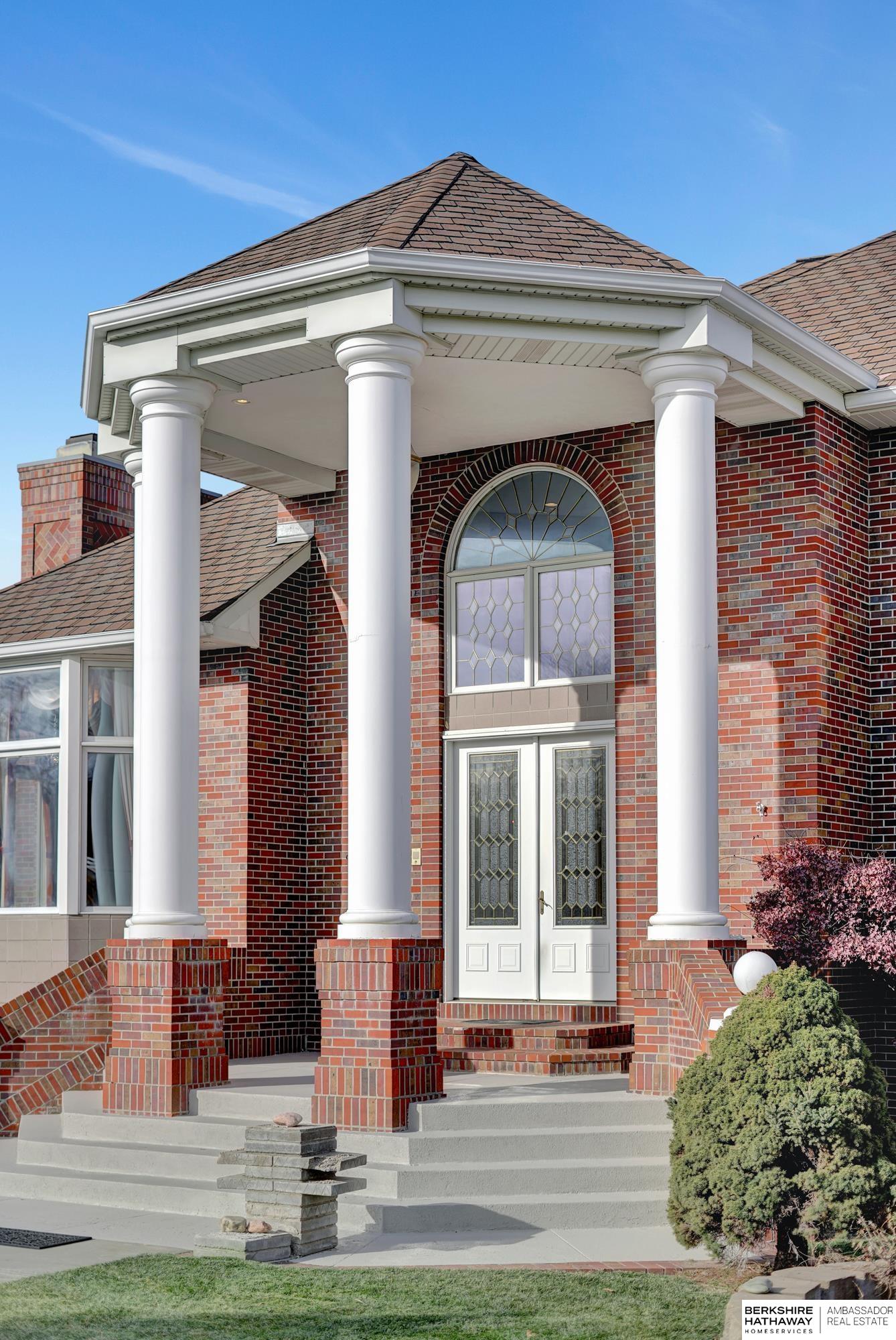 Lincoln, Nebraska 68516, United States, 5 Bedrooms Bedrooms, ,7 BathroomsBathrooms,Residential,Active,26451