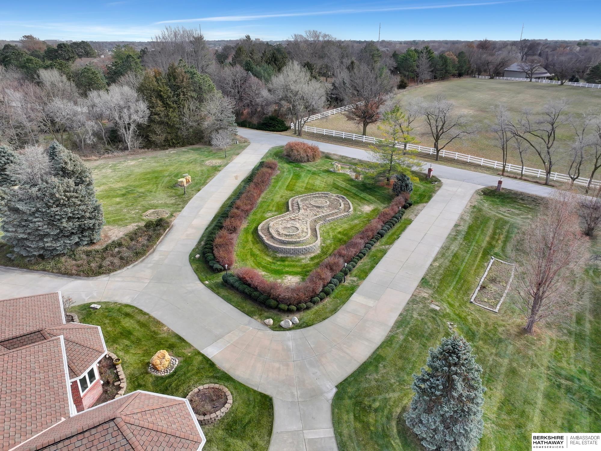 Lincoln, Nebraska 68516, United States, 5 Bedrooms Bedrooms, ,7 BathroomsBathrooms,Residential,Active,26451