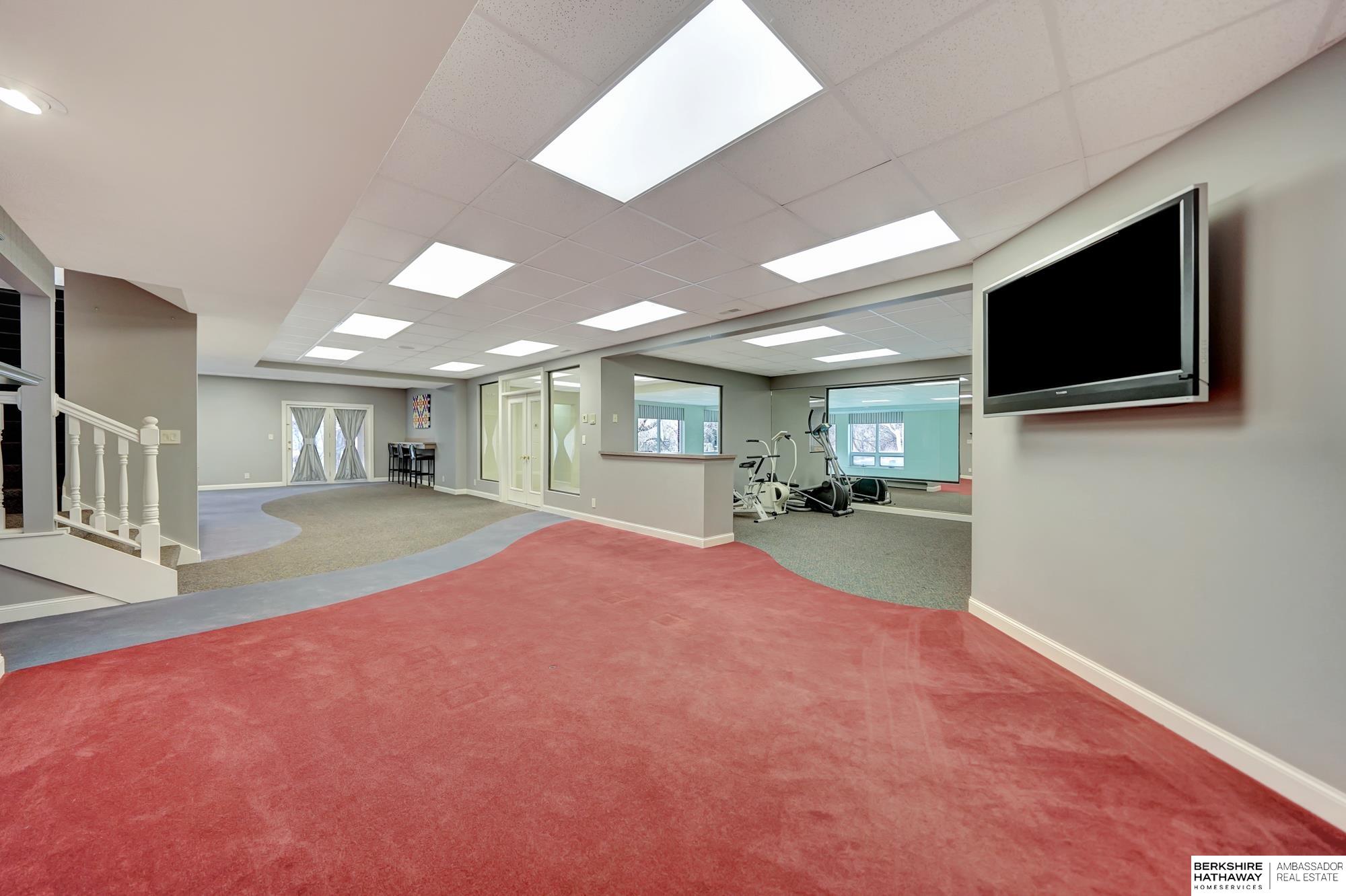 Lincoln, Nebraska 68516, United States, 5 Bedrooms Bedrooms, ,7 BathroomsBathrooms,Residential,Active,26451