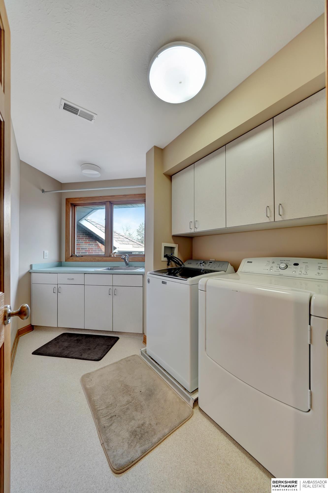 Lincoln, Nebraska 68516, United States, 5 Bedrooms Bedrooms, ,7 BathroomsBathrooms,Residential,Active,26451