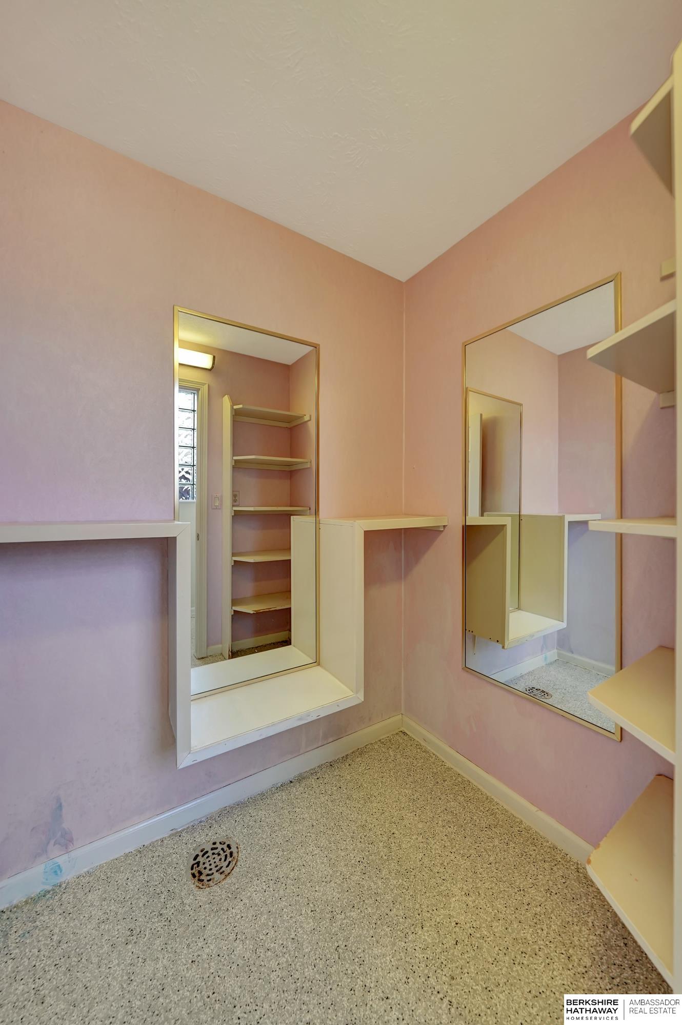 Lincoln, Nebraska 68516, United States, 5 Bedrooms Bedrooms, ,7 BathroomsBathrooms,Residential,Active,26451