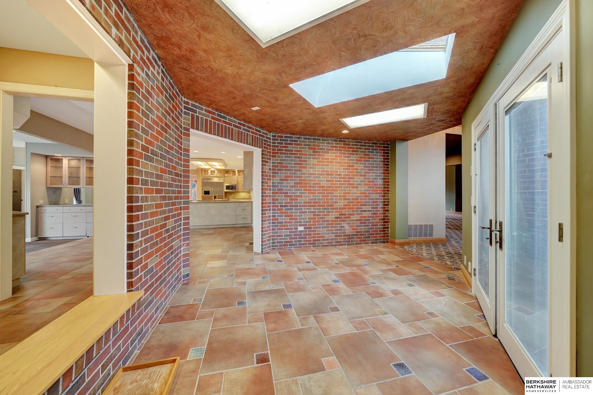 Lincoln, Nebraska 68516, United States, 5 Bedrooms Bedrooms, ,7 BathroomsBathrooms,Residential,Active,26451